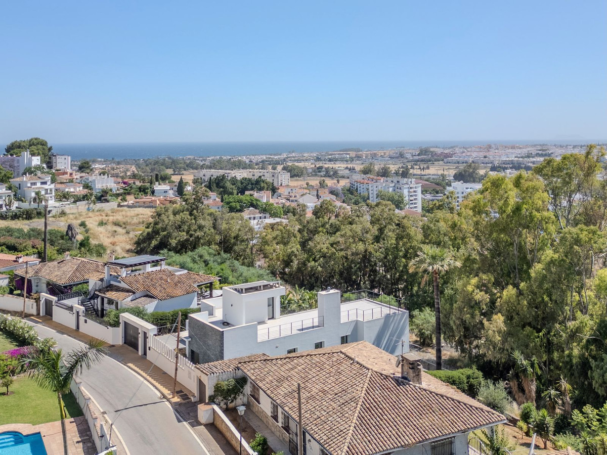Image 53: Detached Villa For sale, Nueva Andalucía, €1,595,000 [HFMs712045]