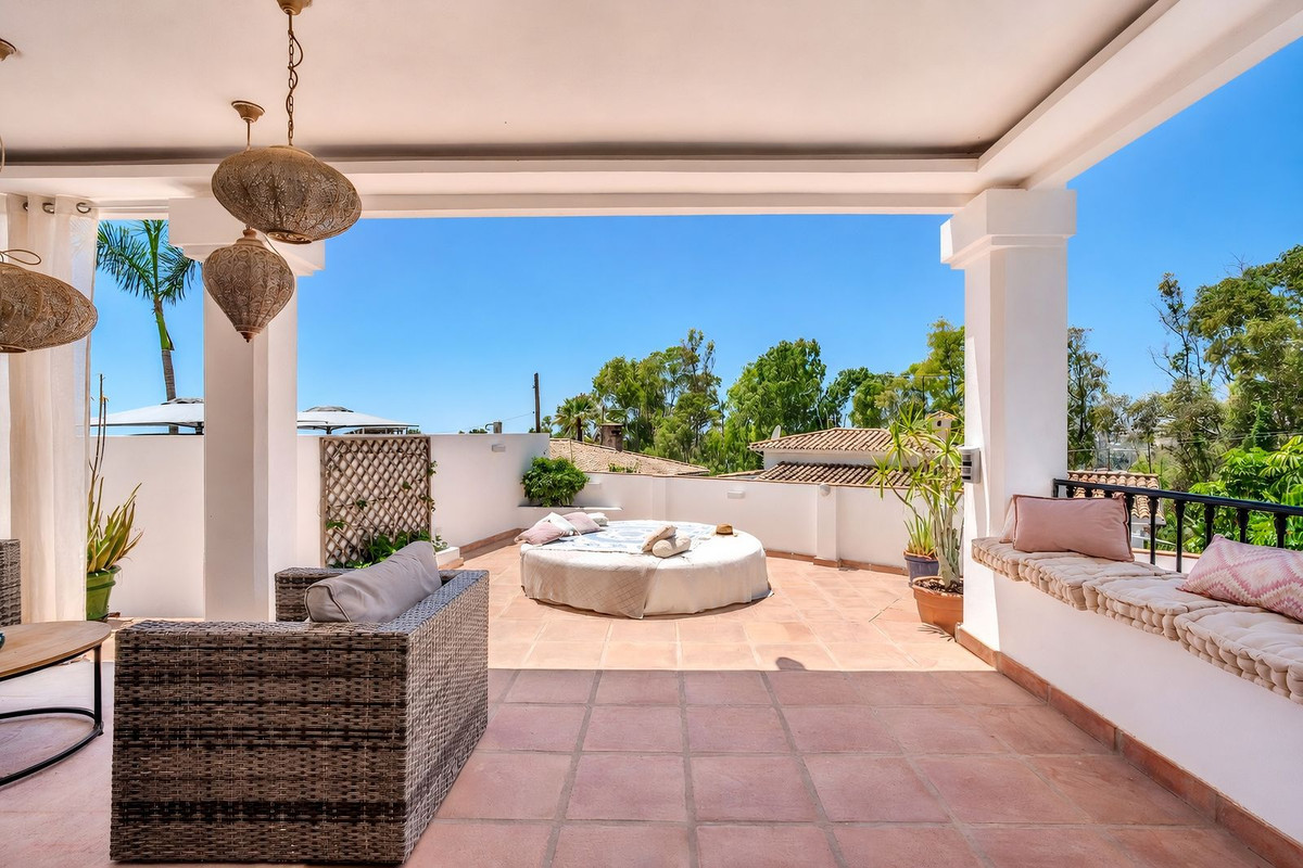 Image 4: Detached Villa For sale, Nueva Andalucía, €1,595,000 [HFMs712045]