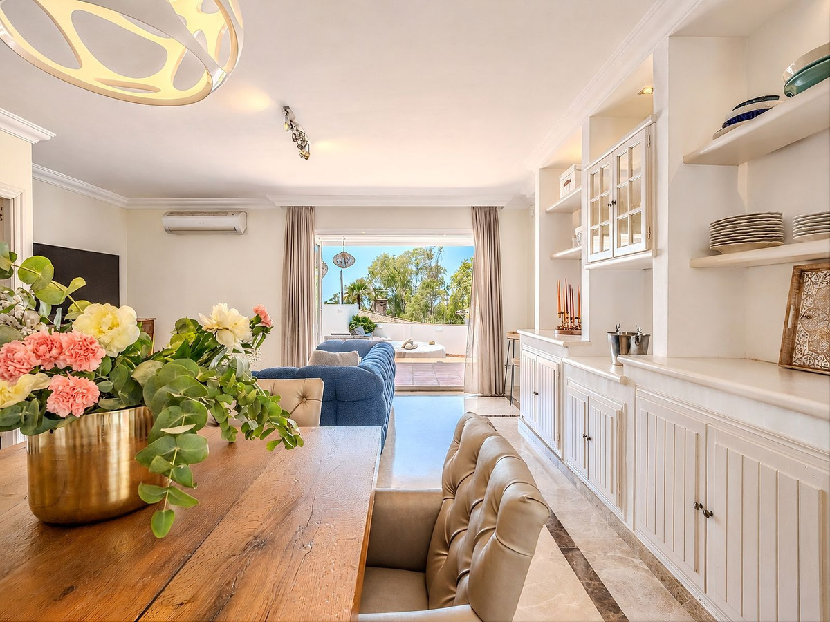 Image 16: Detached Villa For sale, Nueva Andalucía, €1,595,000 [HFMs712045]