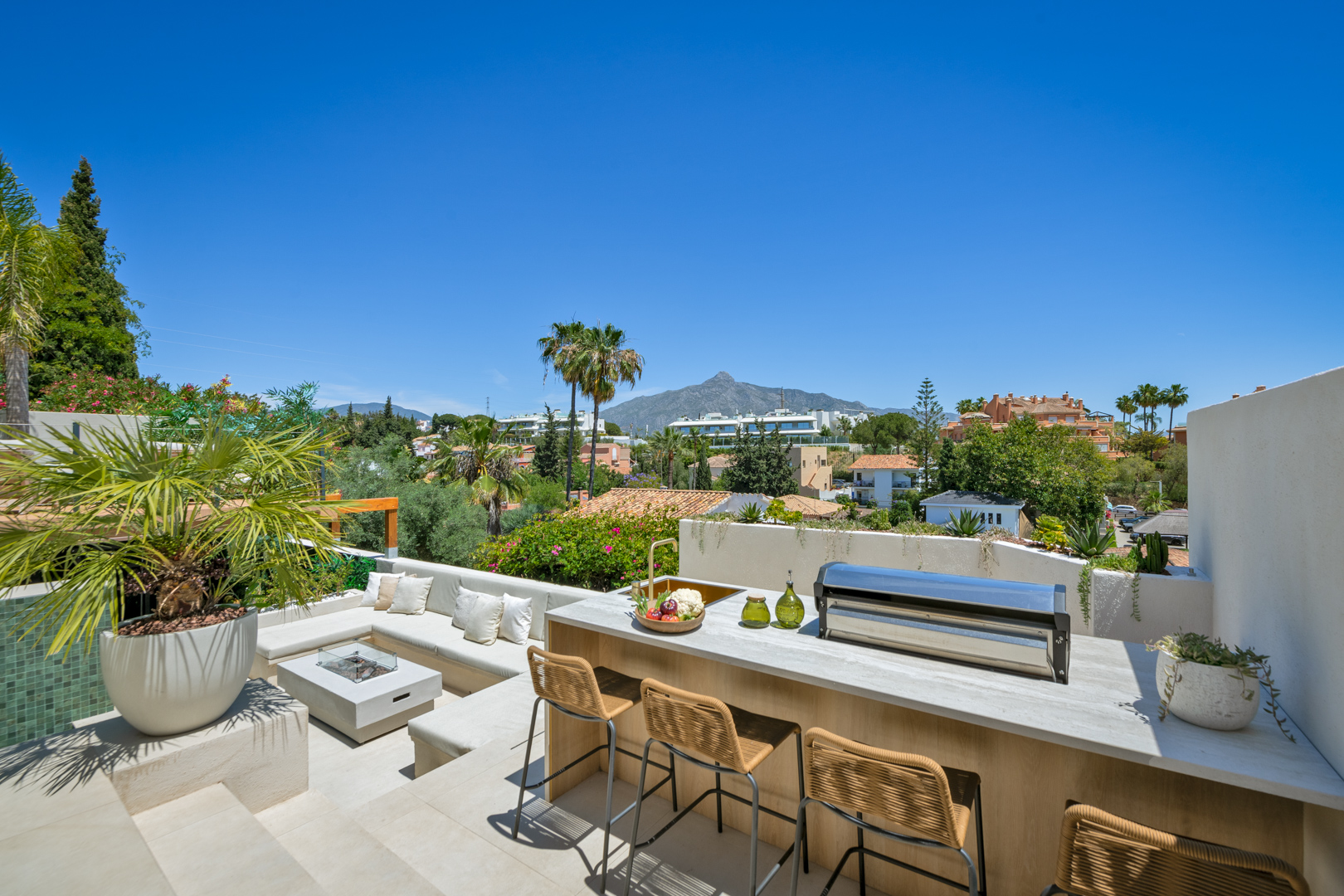 Image 15: Detached Villa For sale, Nueva Andalucía, €2,995,000 [HFMs706866]