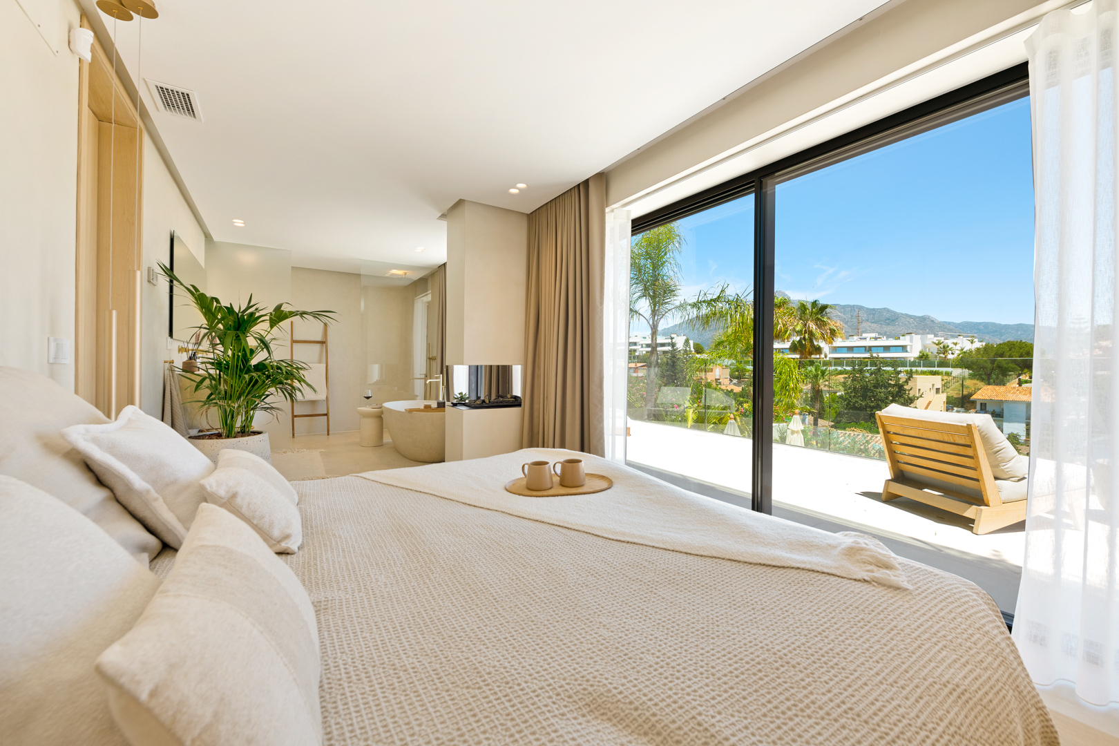 Image 30: Detached Villa For sale, Nueva Andalucía, €2,995,000 [HFMs706866]