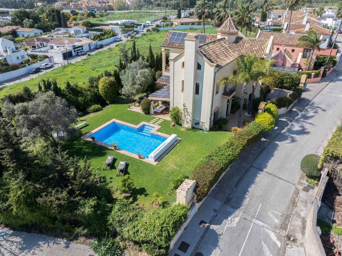 Image 3: Detached Villa For sale, San Pedro de Alcántara, €2,975,000 [HFMs705671]