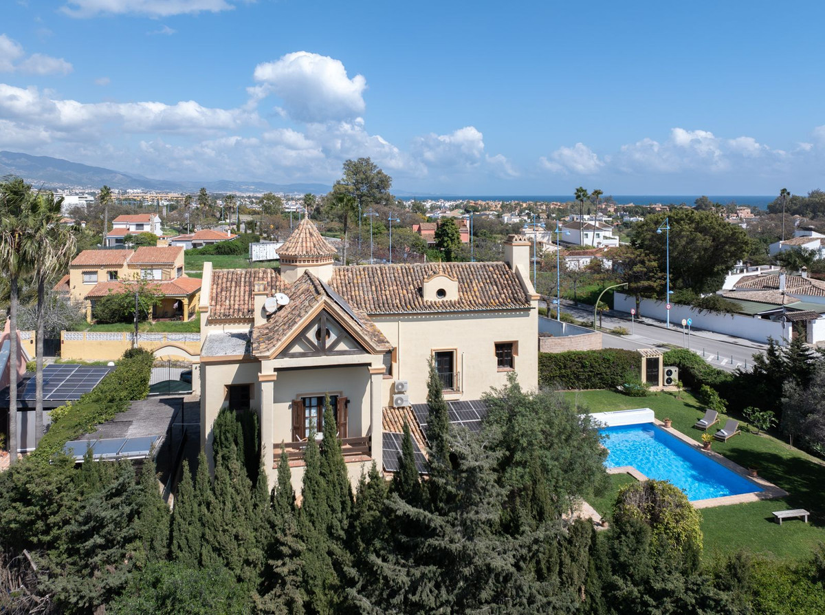 Image 2: Detached Villa For sale, San Pedro de Alcántara, €2,975,000 [HFMs705671]