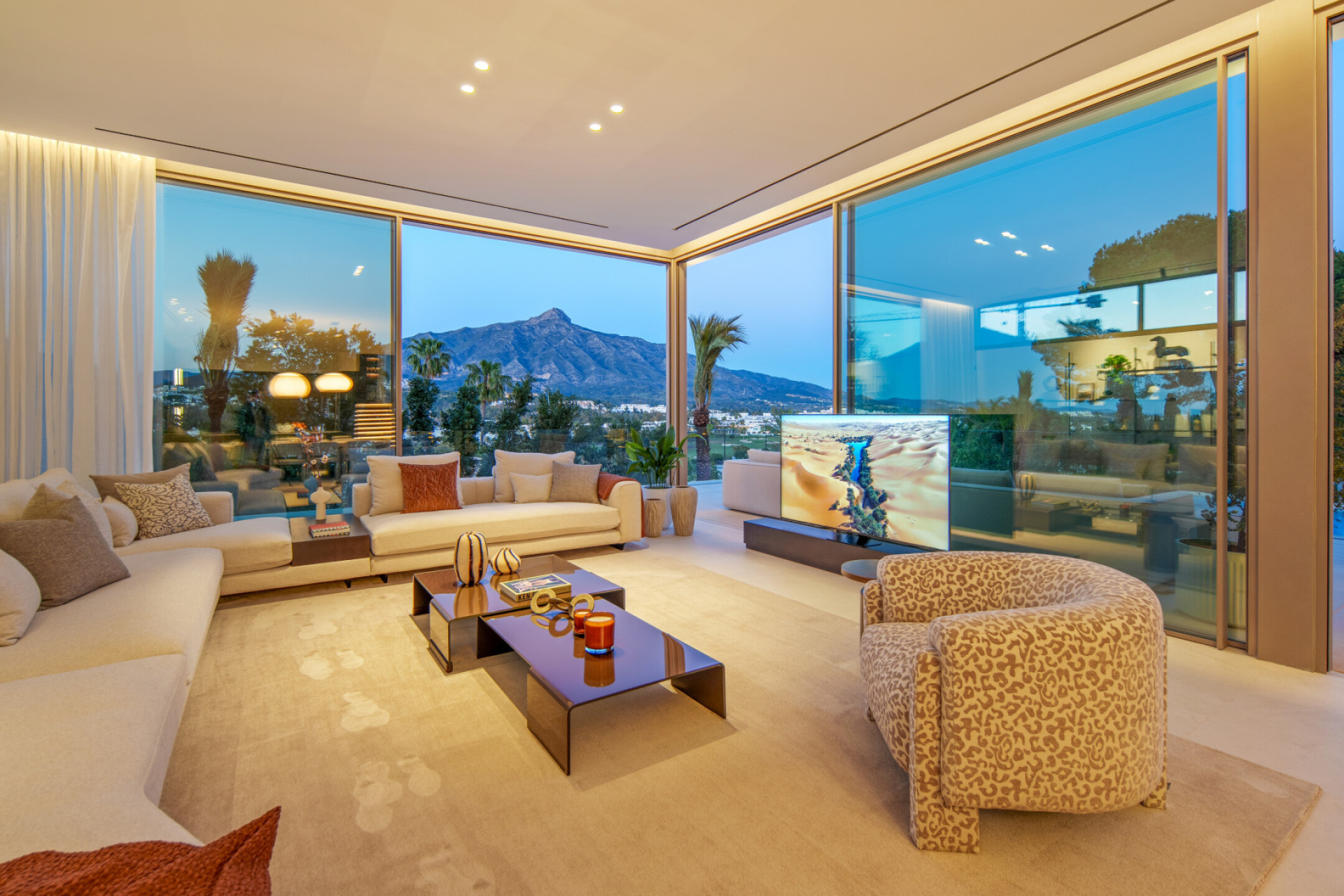 Image 50: Detached Villa For sale, Nueva Andalucía, €11,750,000 [HFMs705634]