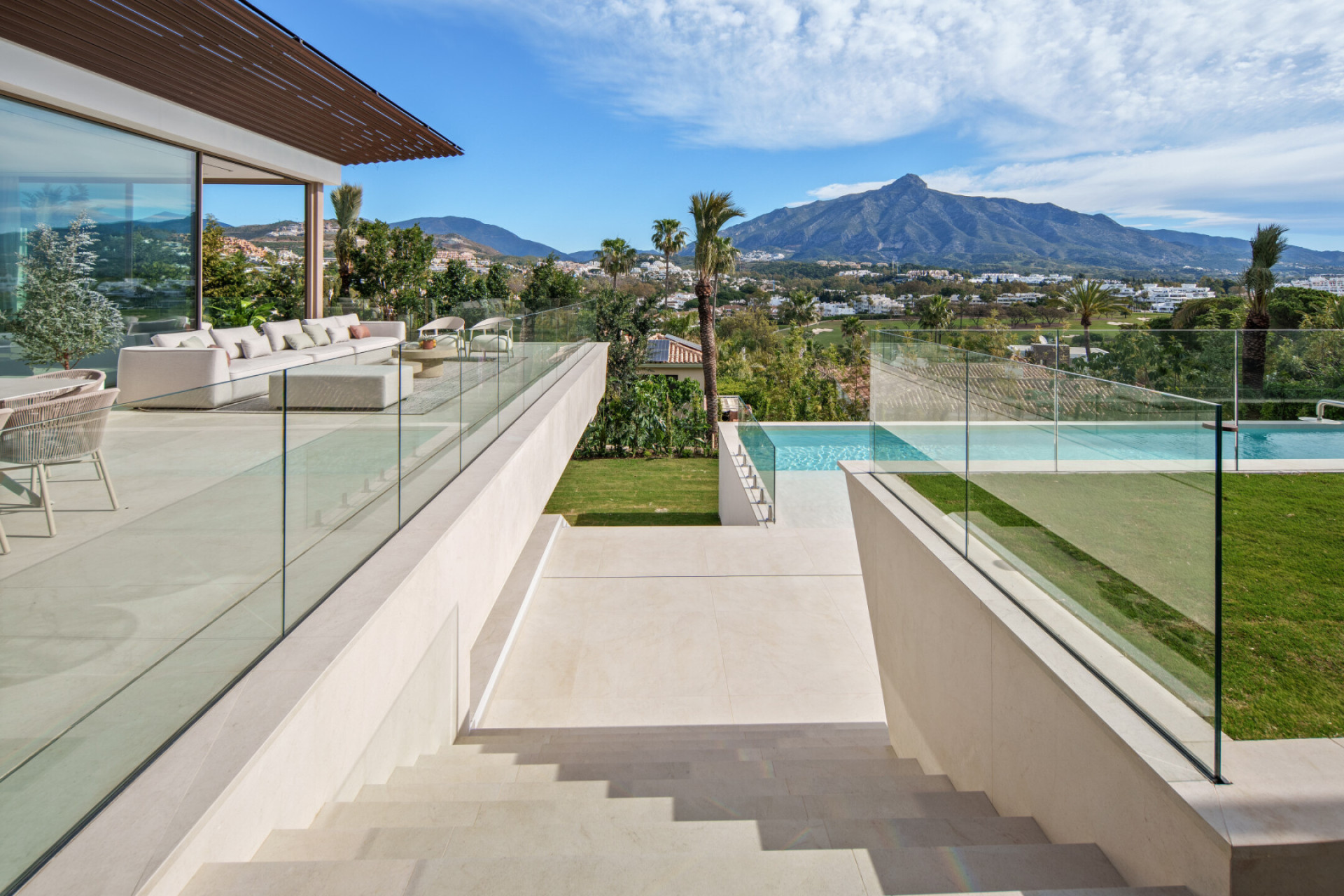 Image 2: Detached Villa For sale, Nueva Andalucía, €11,750,000 [HFMs705634]