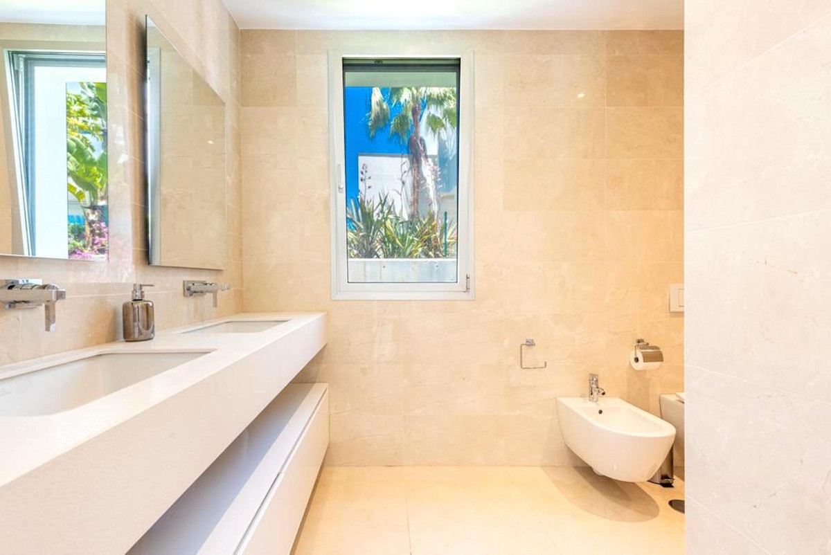 Image 16: Villa - Chalet For sale, Marbella, €2,850,000 [HFMs705593]