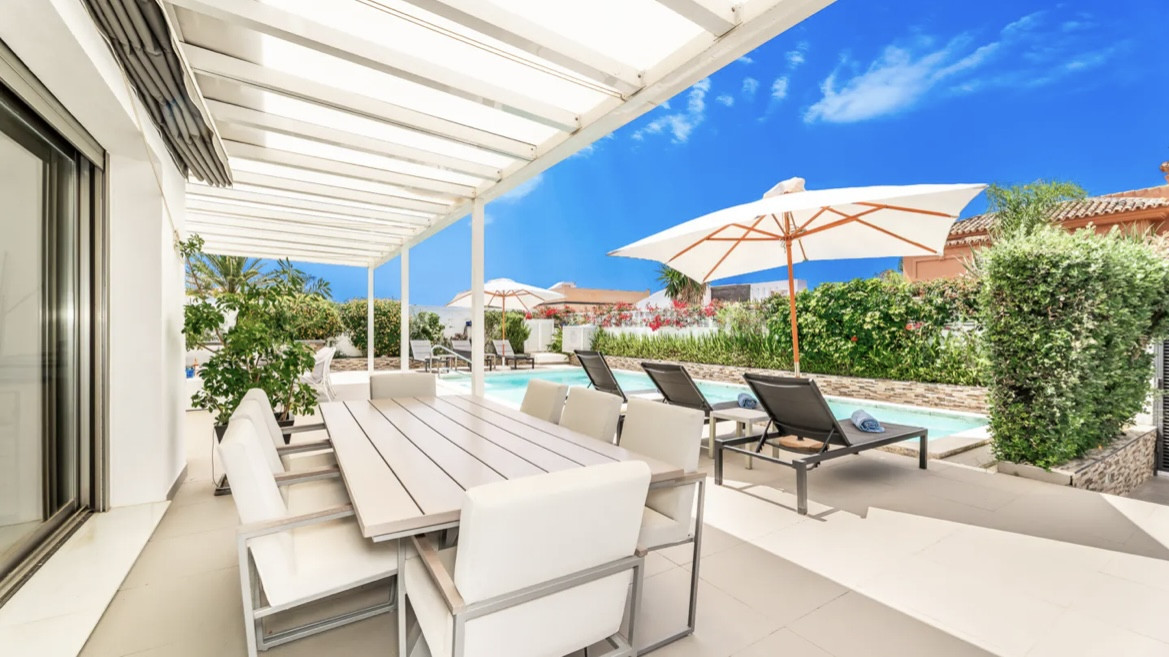 Image 3: Villa - Chalet For sale, Marbella, €1,650,000 [HFMs704342]