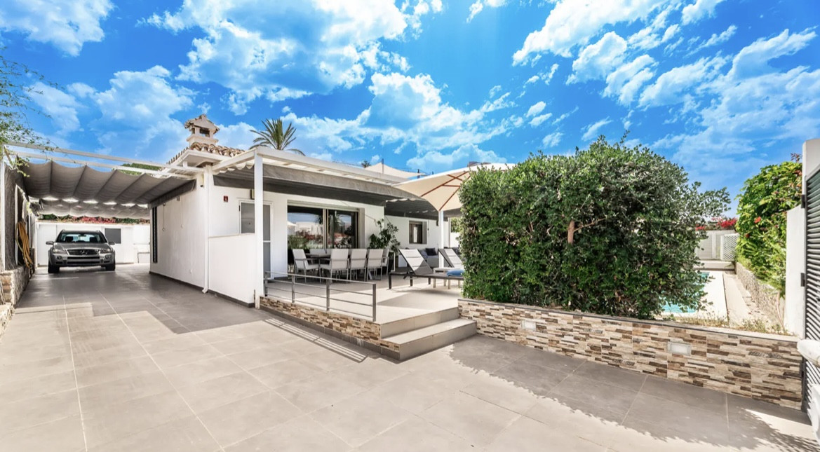 Image 29: Villa - Chalet For sale, Marbella, €1,650,000 [HFMs704342]
