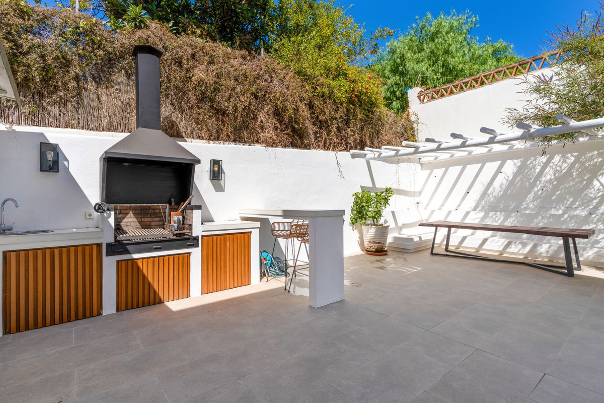 Image 42: Pareada For sale, Marbella, €1,195,000 [HFMs704662]