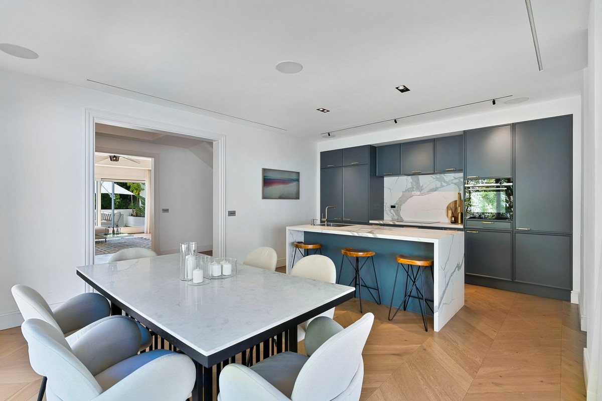 Image 7: Pareada For sale, Marbella, €1,195,000 [HFMs704662]