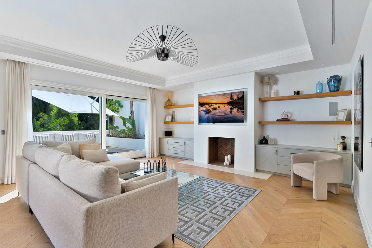 Image 2: Pareada For sale, Marbella, €1,195,000 [HFMs704662]