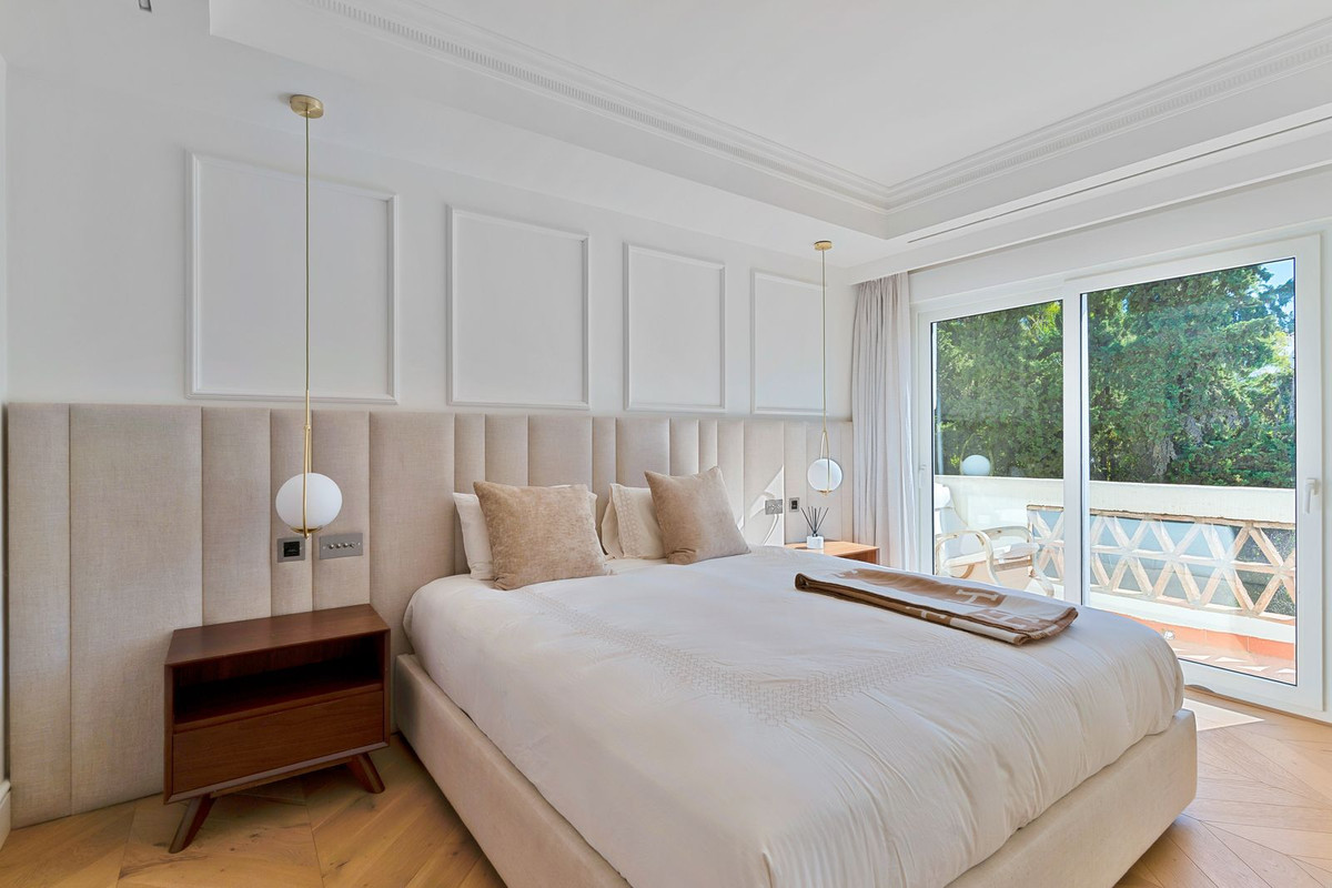 Image 12: Pareada For sale, Marbella, €1,195,000 [HFMs704662]