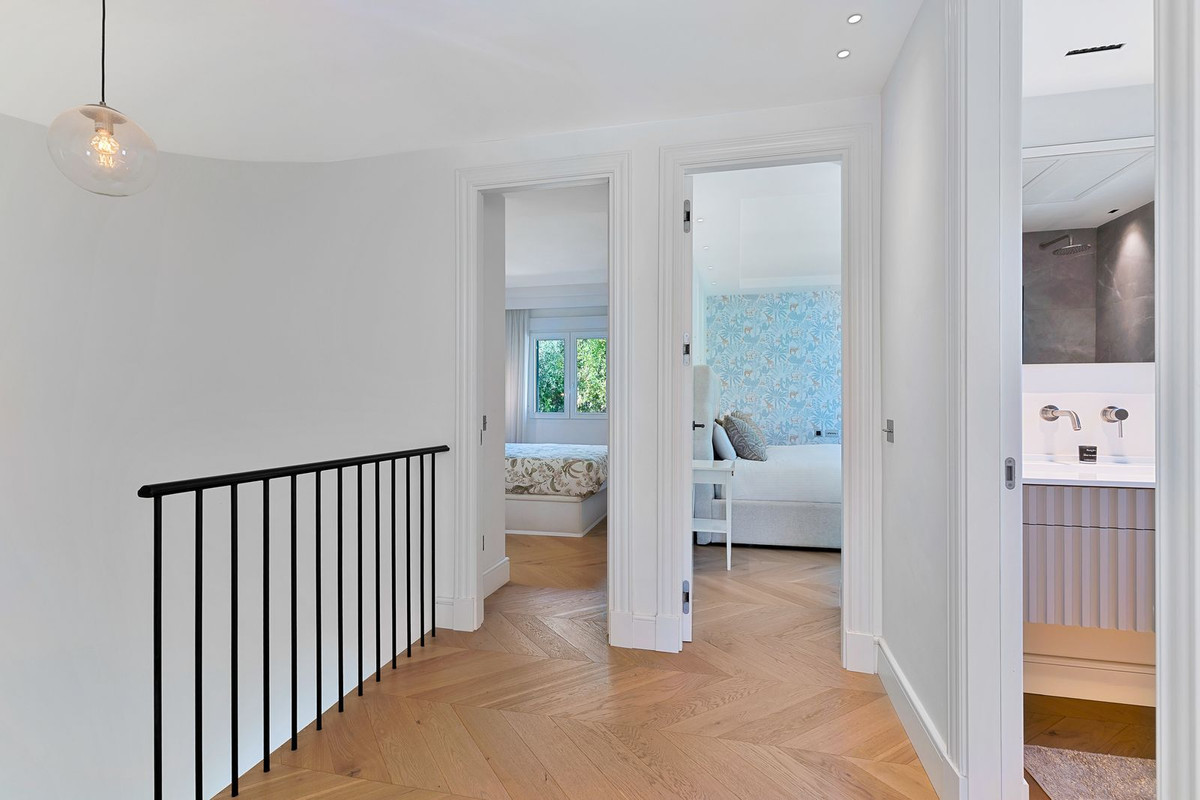 Image 24: Pareada For sale, Marbella, €1,195,000 [HFMs704662]