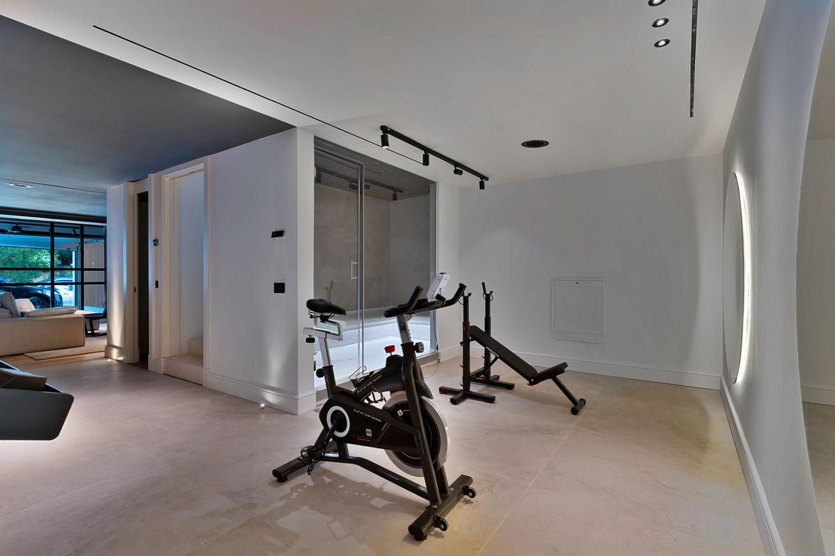 Image 26: Pareada For sale, Marbella, €1,195,000 [HFMs704662]
