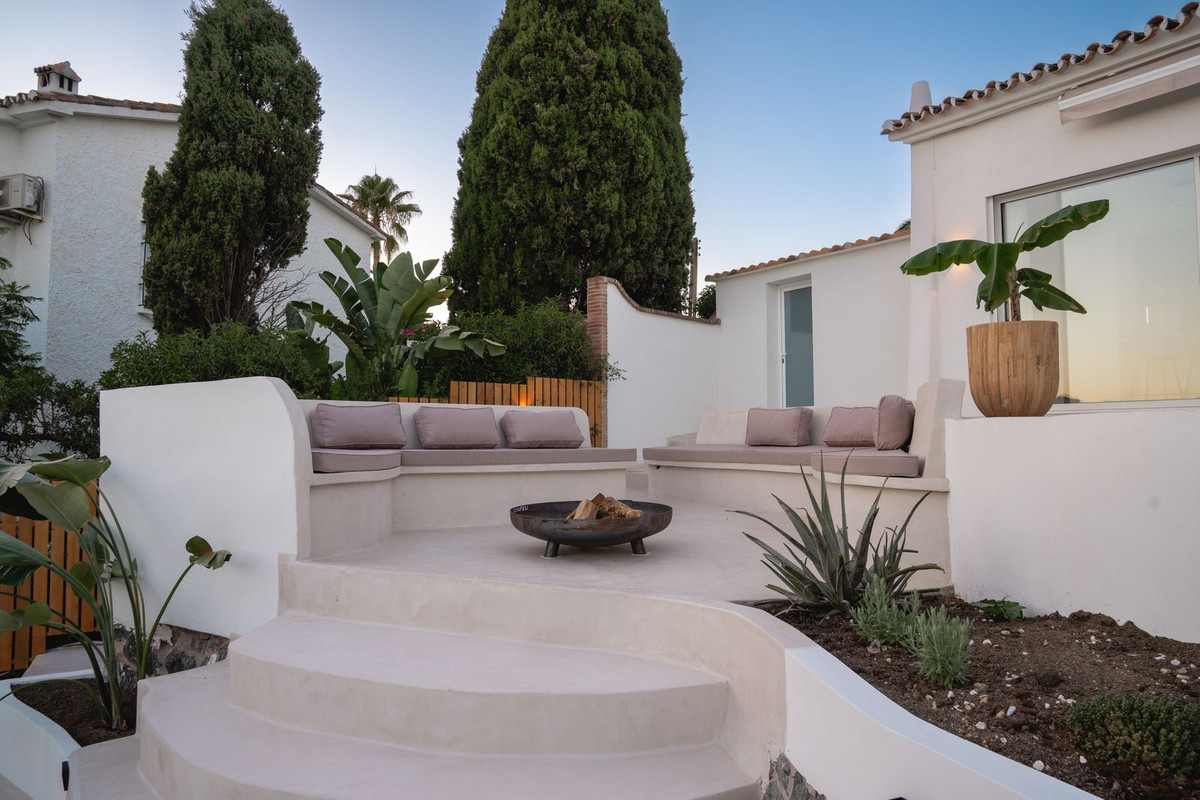 Image 24: Detached Villa For sale, San Pedro de Alcántara, €1,695,000 [HFMs701750]