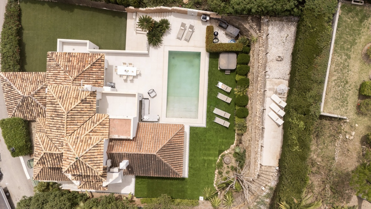 Image 32: Detached Villa For sale, Nueva Andalucía, €2,595,000 [HFMs701676]
