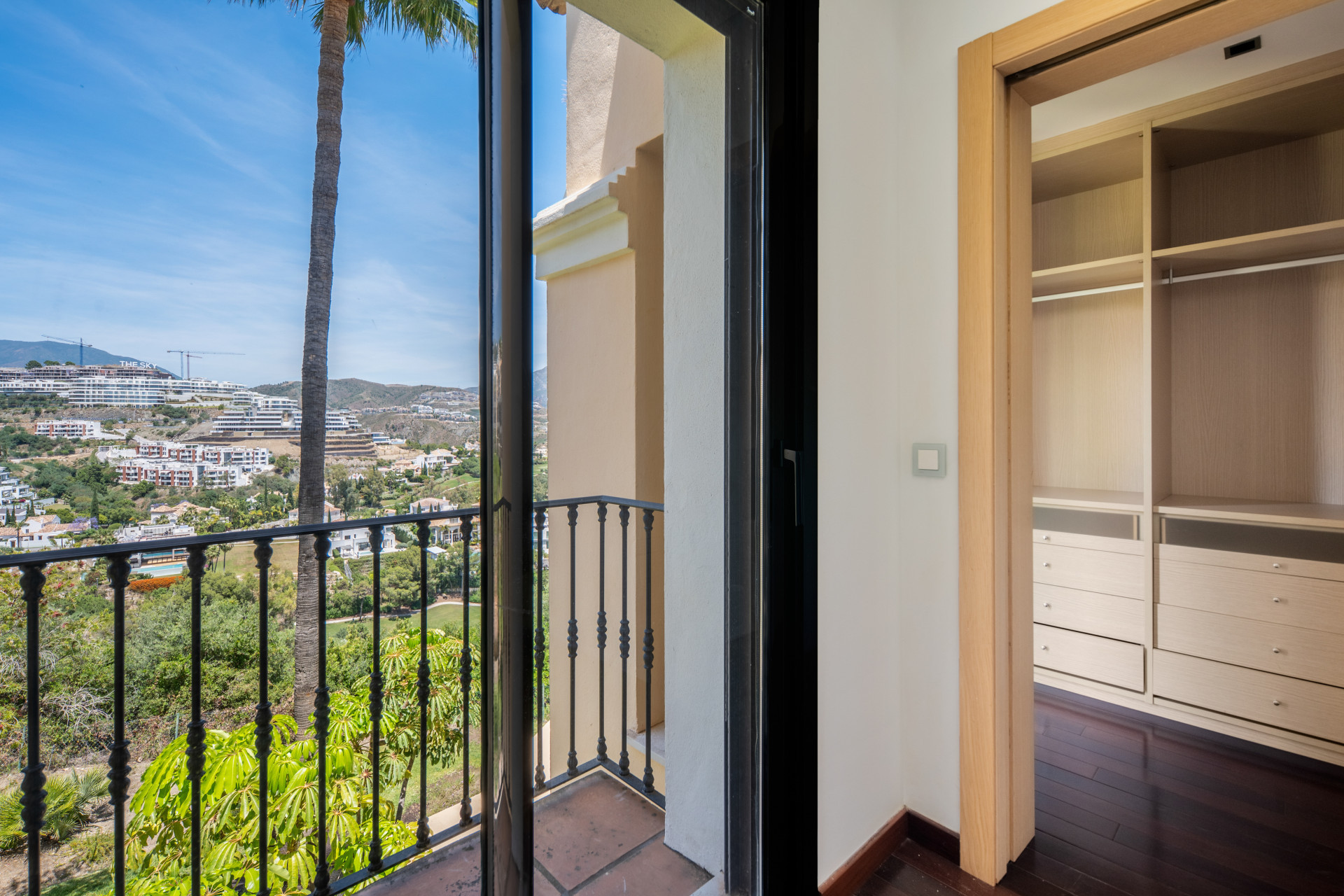 Image 19: Penthouse Duplex For sale, Benahavís, €2,195,000 [HFMs743637]