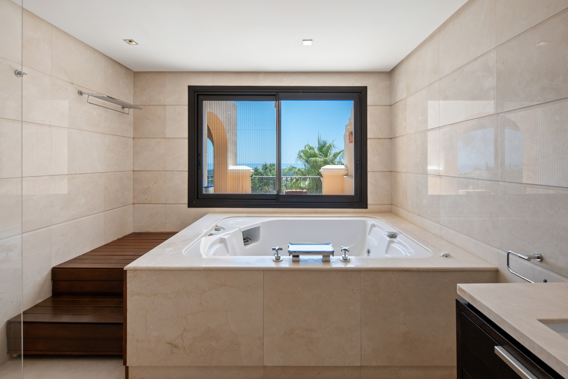 Image 20: Penthouse Duplex For sale, Benahavís, €2,195,000 [HFMs743637]