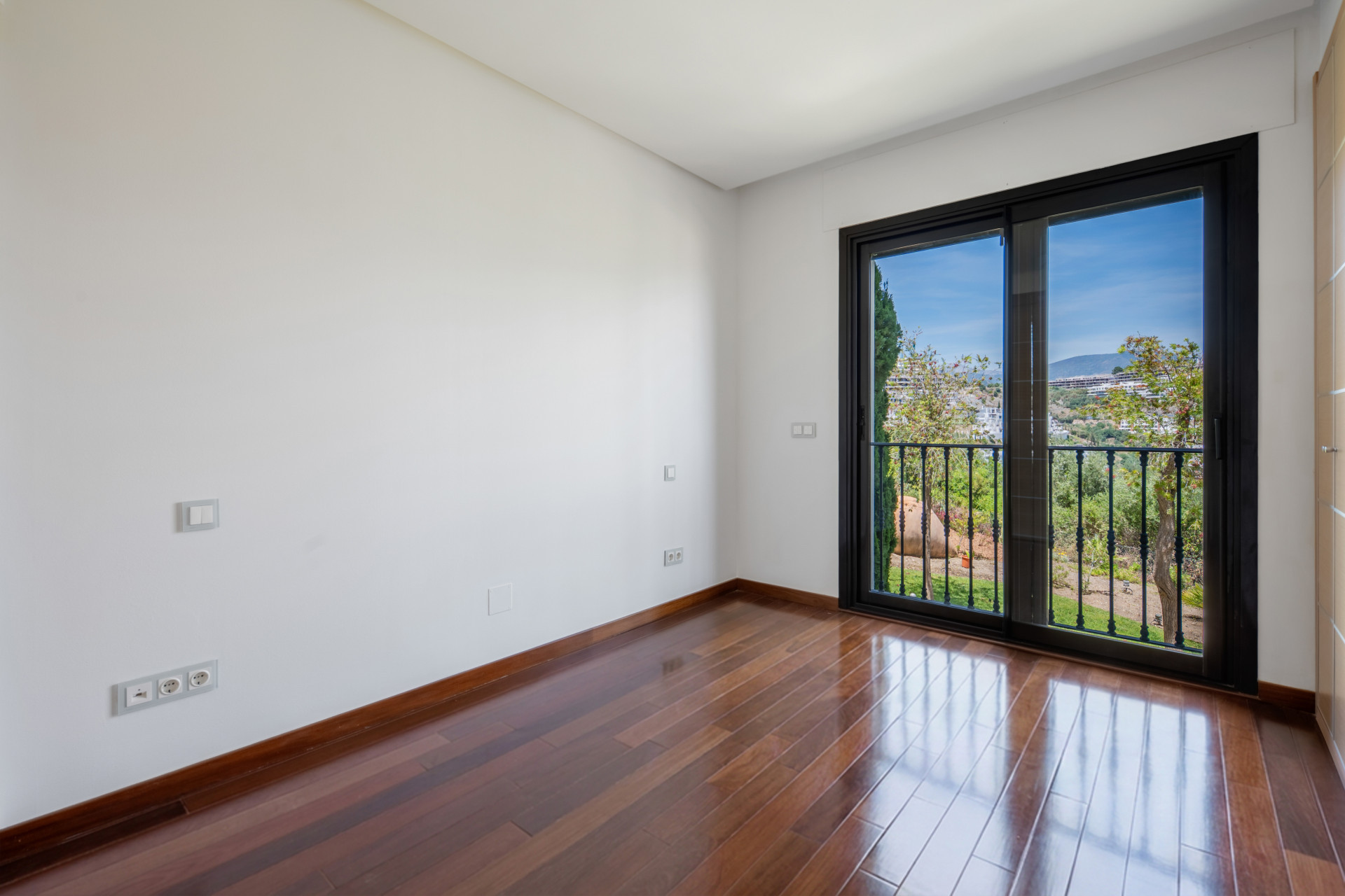 Image 24: Penthouse Duplex For sale, Benahavís, €2,195,000 [HFMs743637]