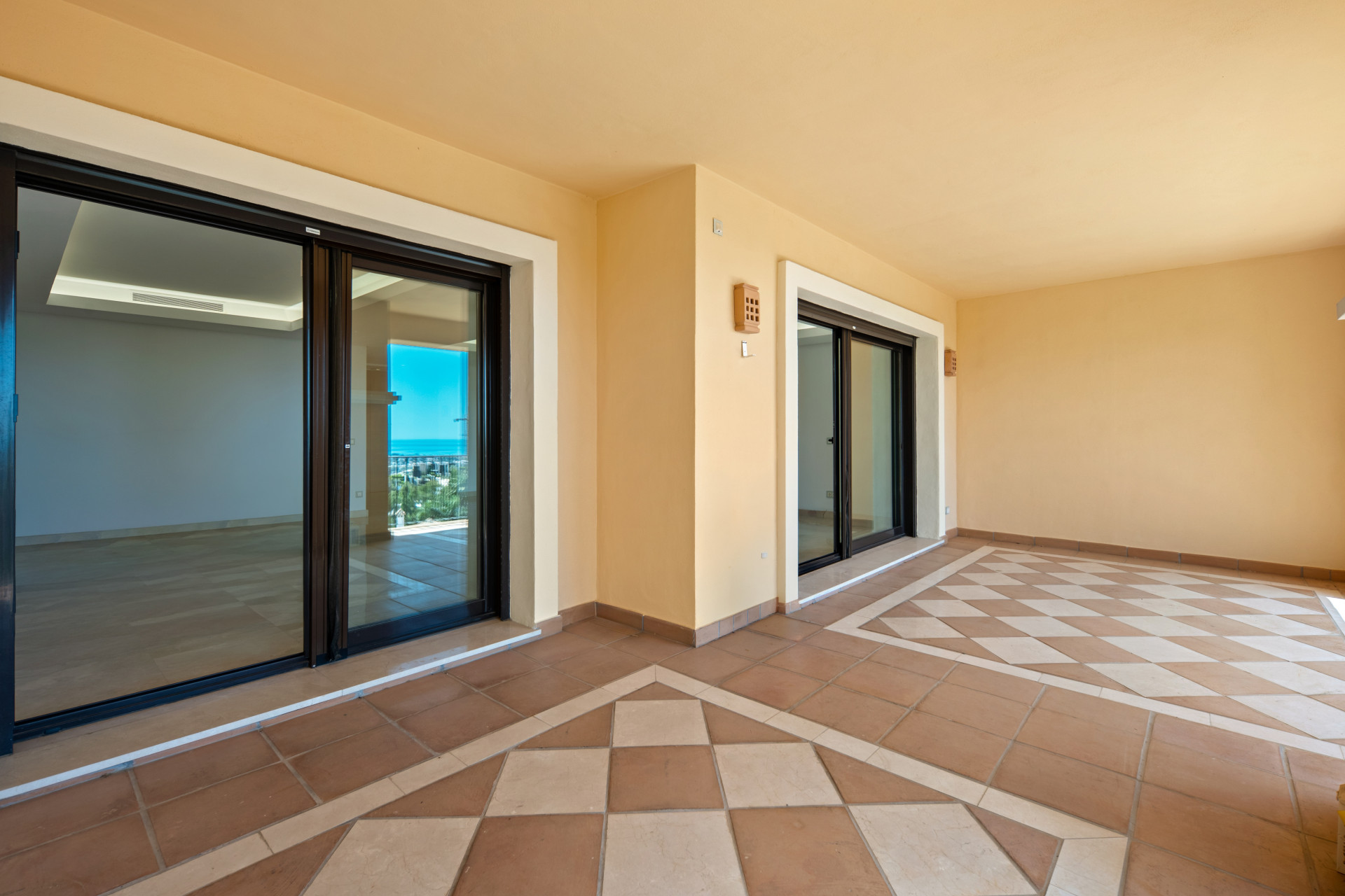 Image 32: Penthouse Duplex For sale, Benahavís, €2,195,000 [HFMs743637]