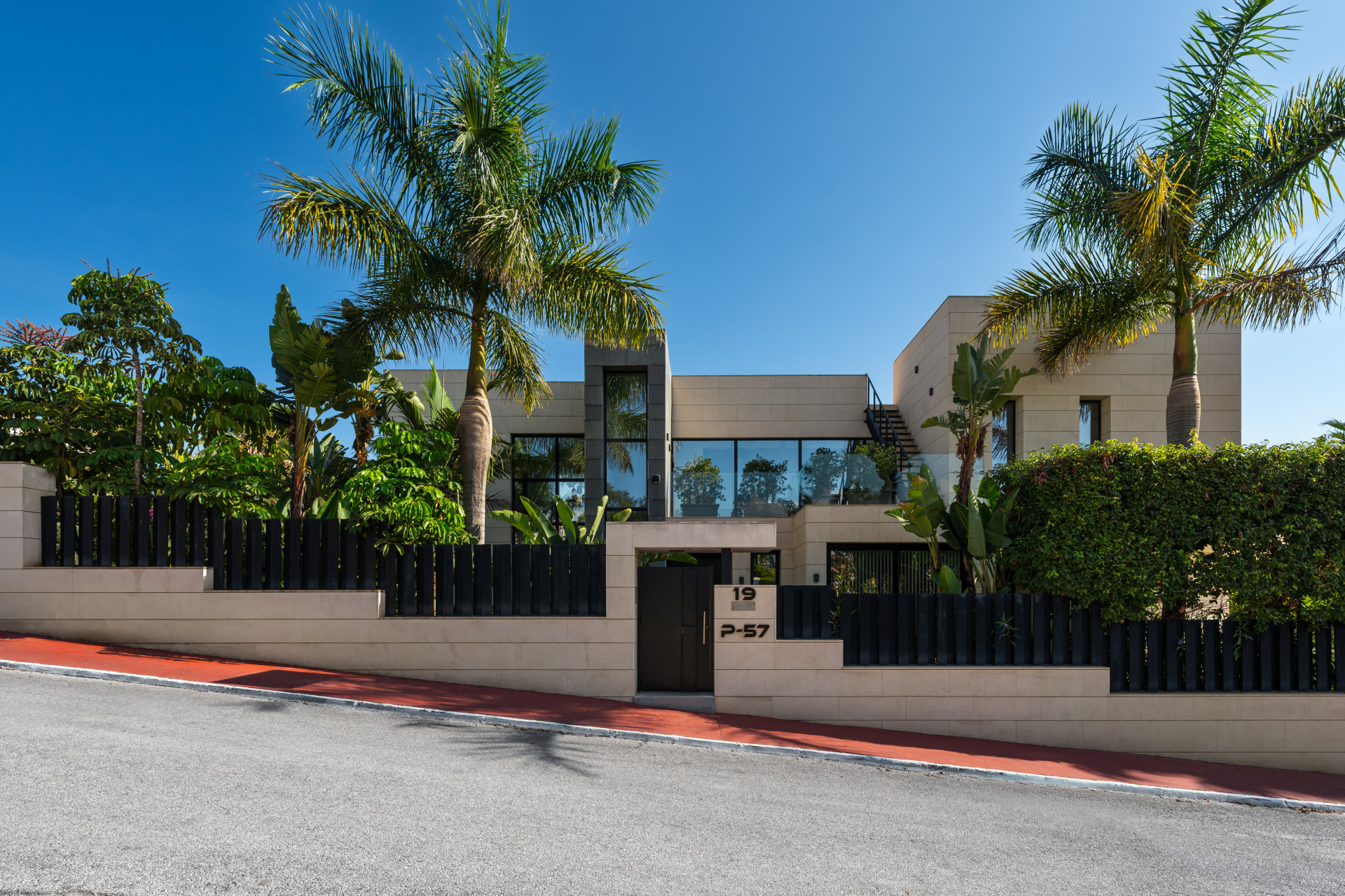 Image 31: Detached Villa For sale, Nueva Andalucía, €7,200,000 [HFMs743174]