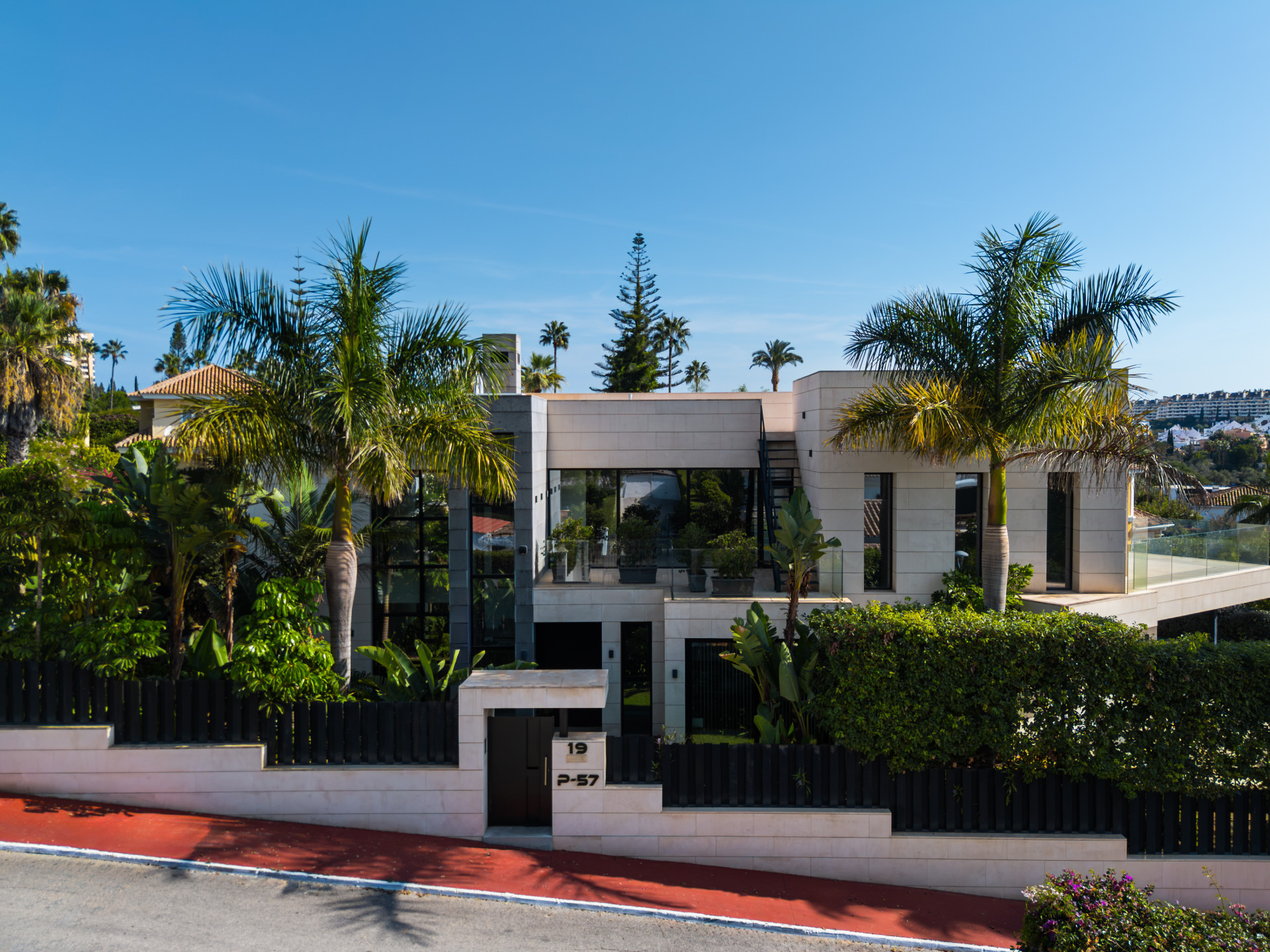 Image 35: Detached Villa For sale, Nueva Andalucía, €7,200,000 [HFMs743174]