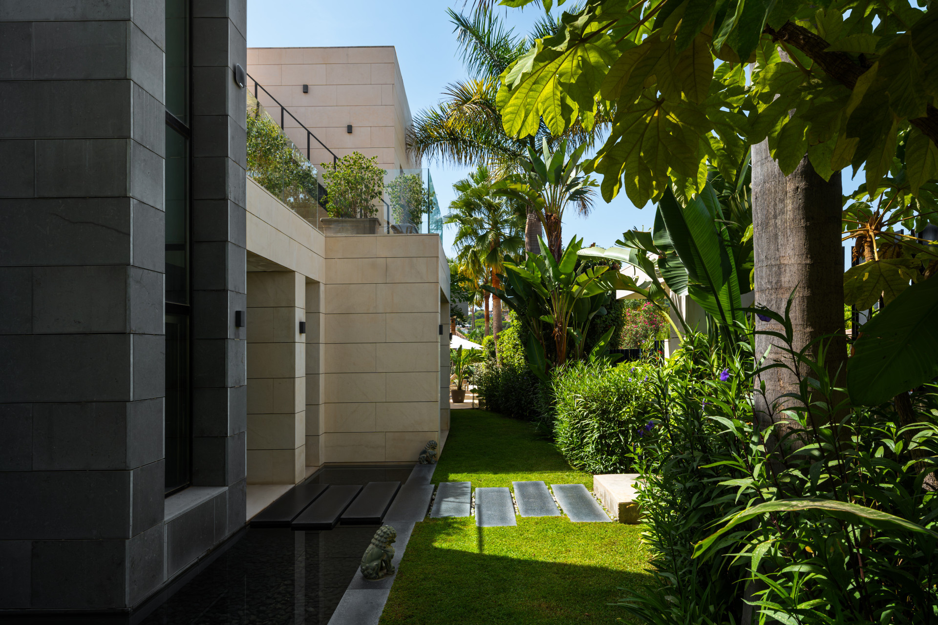 Image 3: Detached Villa For sale, Nueva Andalucía, €7,200,000 [HFMs743174]