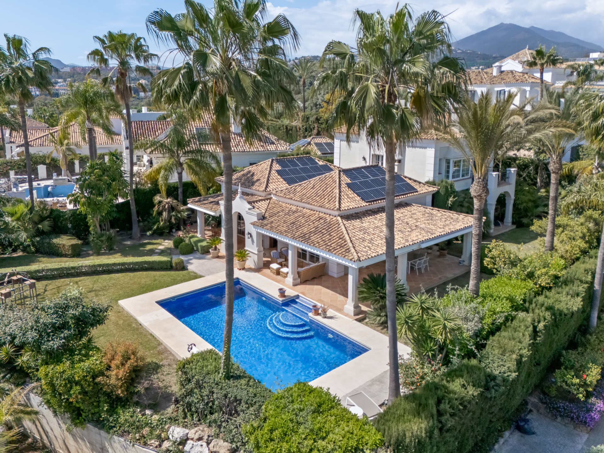 Image 0: Detached Villa For sale, Nueva Andalucía, €4,295,000 [HFMs733319]