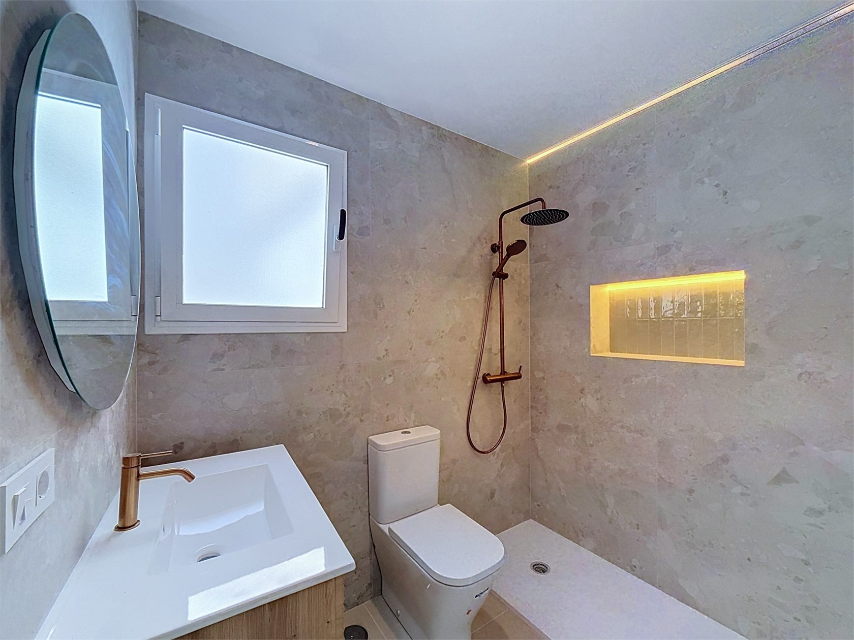 Image 20: Apartment For sale, Málaga, €1,250,000 [HFMs737588]