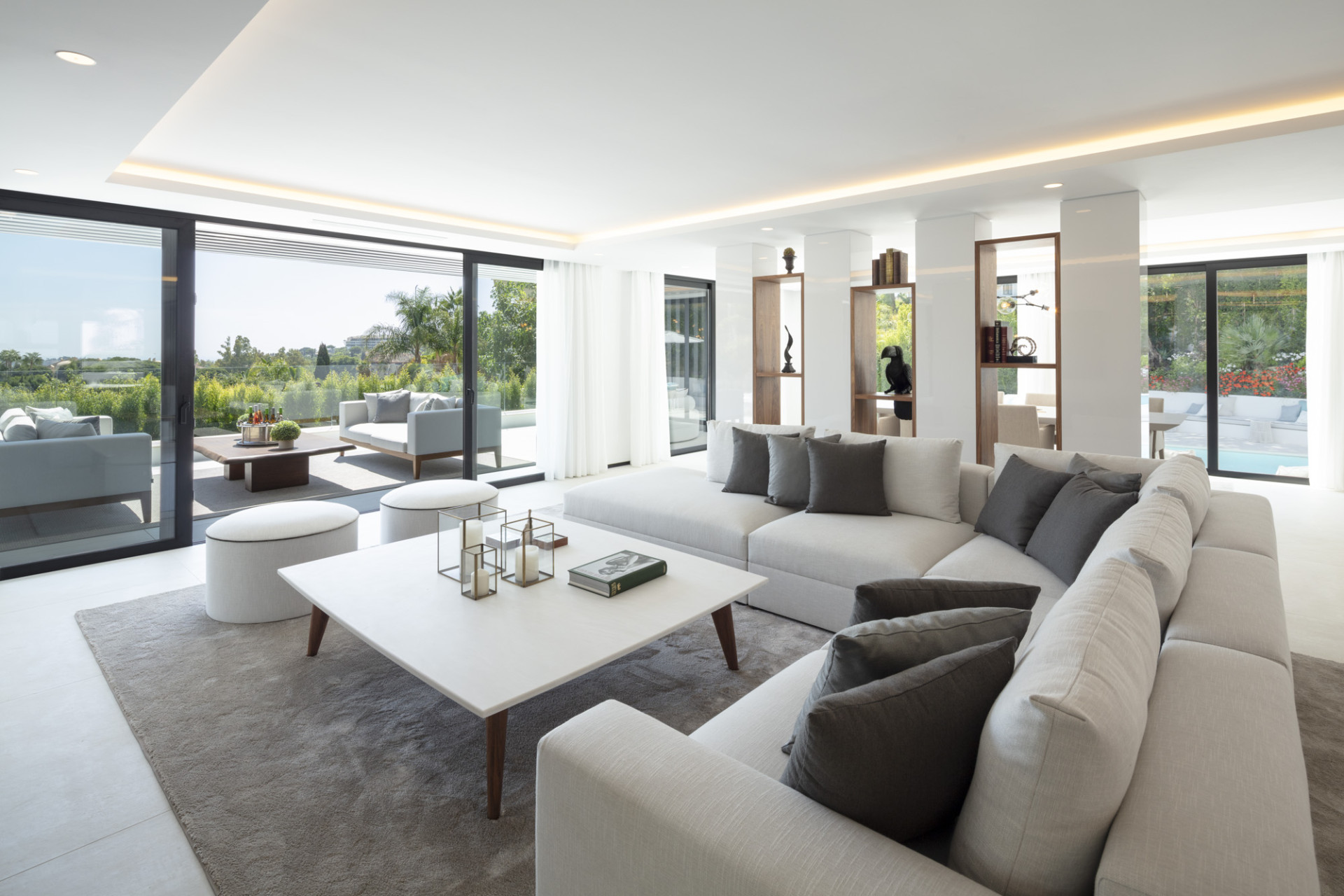 Image 1: Detached Villa For sale, Nueva Andalucía, €5,500,000 [HFMs738453]