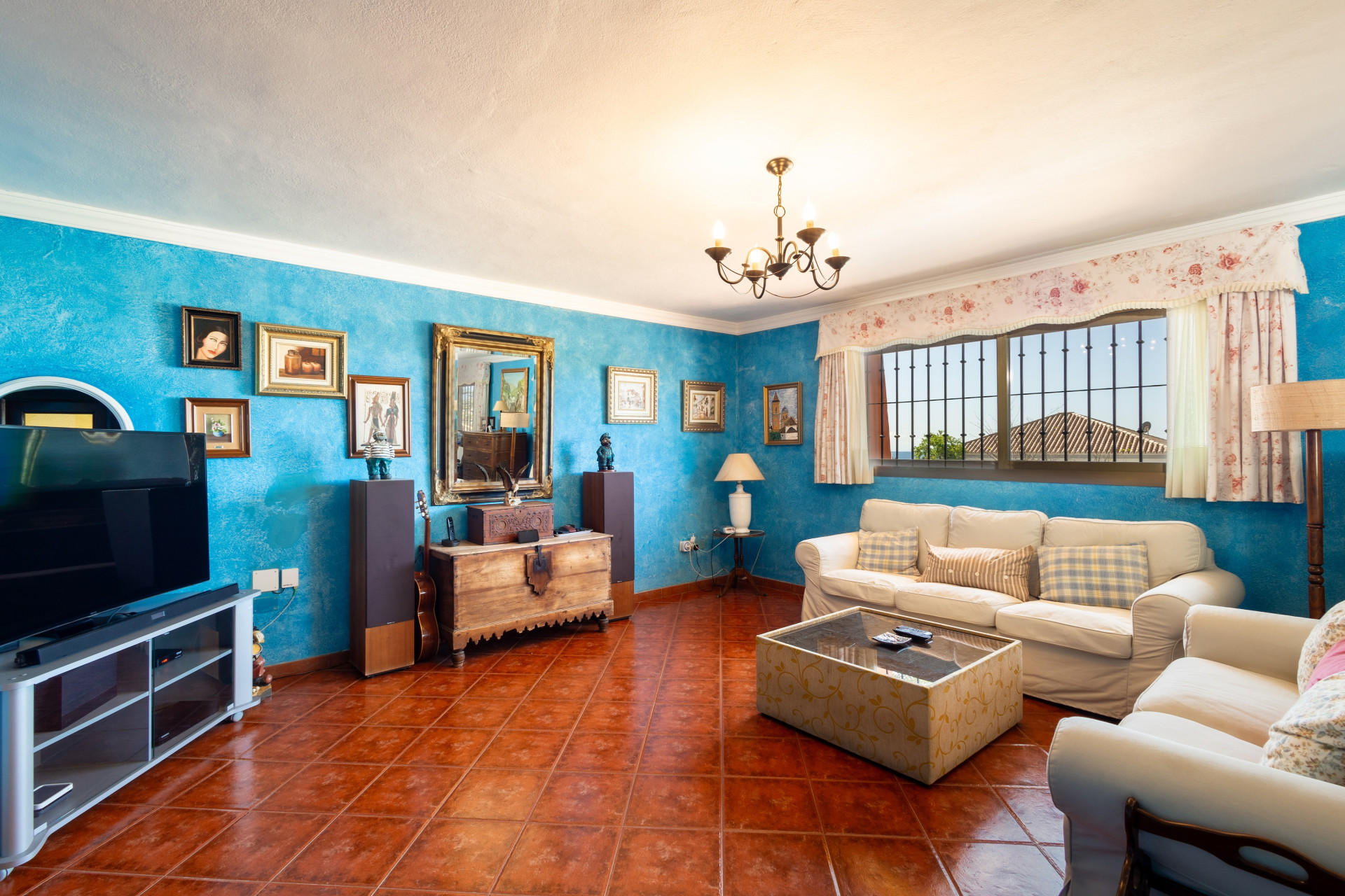 Image 24: Detached Villa For sale, Marbella, €1,650,000 [HFMs730096]