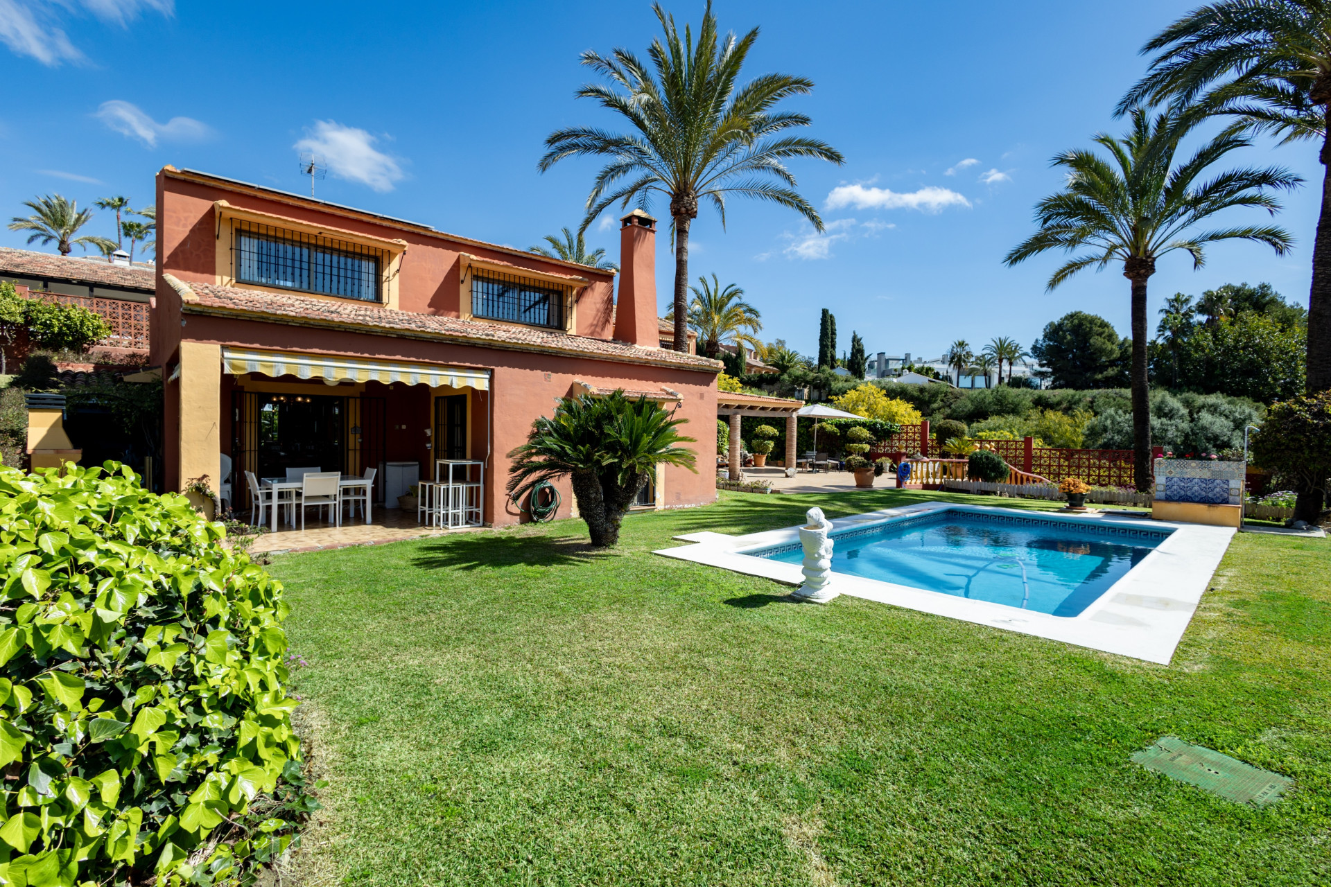 Image 1: Detached Villa For sale, Marbella, €1,650,000 [HFMs730096]