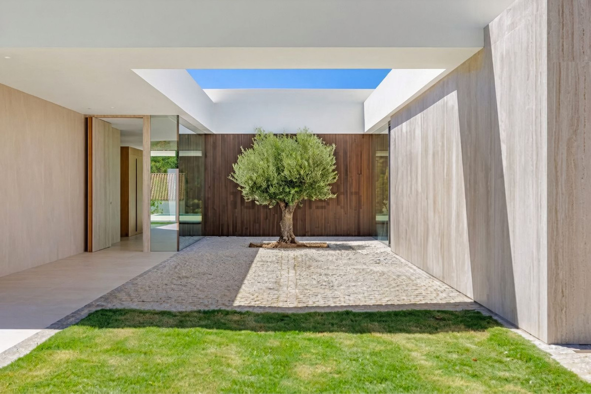 Image 5: Detached Villa For sale, sotogrande, €2,350,000 [HFMs730130]