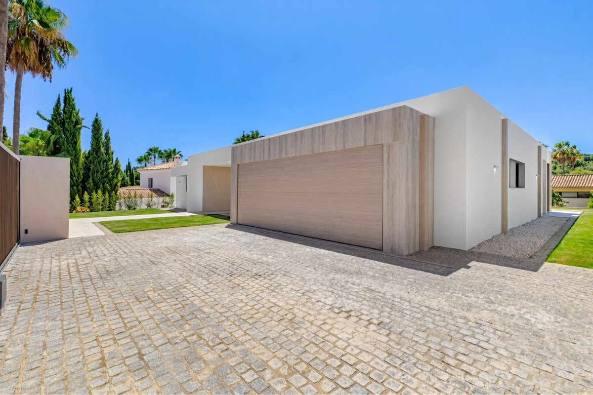 Image 34: Detached Villa For sale, sotogrande, €2,350,000 [HFMs730130]