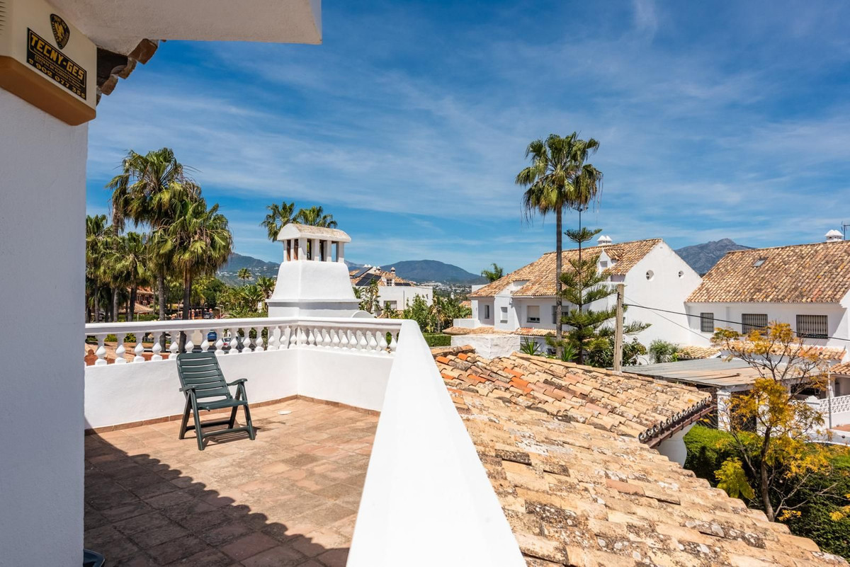 Image 19: Villa - Chalet For sale, Estepona, €1,695,000 [HFMs730740]