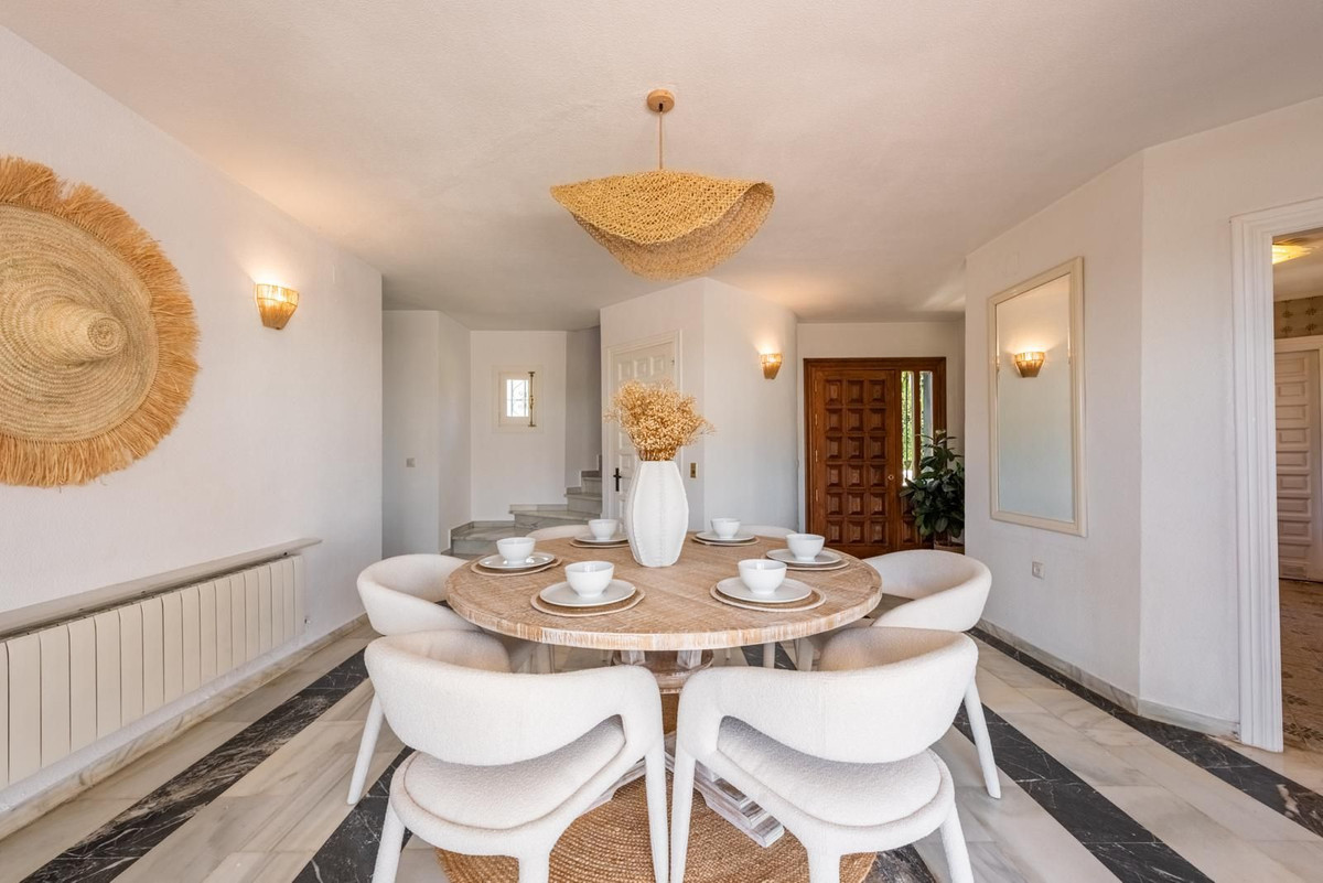 Image 7: Villa - Chalet For sale, Estepona, €1,695,000 [HFMs730740]