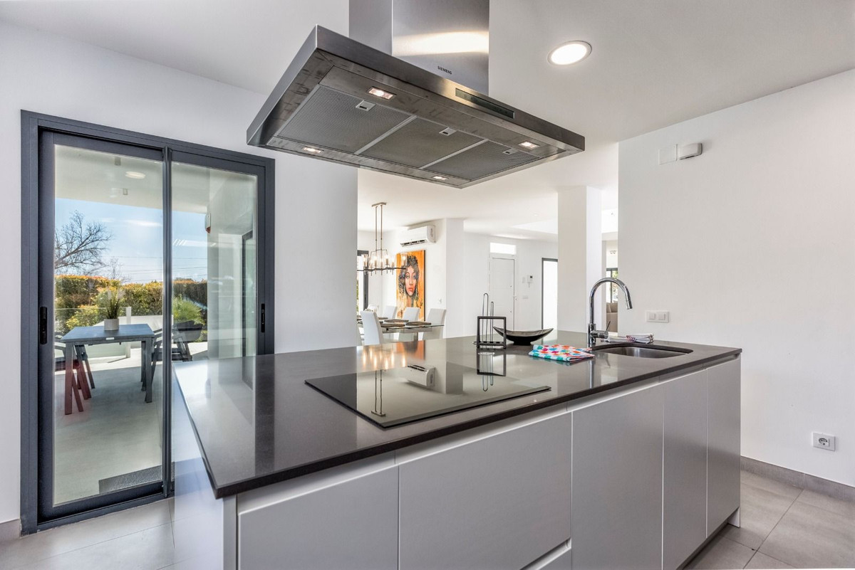 Image 7: Detached Villa For sale, Mijas Costa, €1,700,000 [HFMs732126]