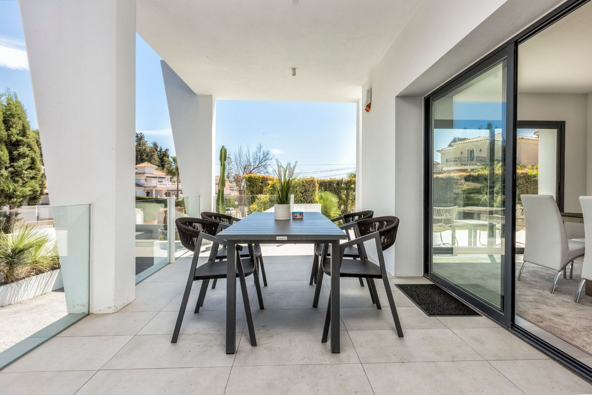 Image 3: Detached Villa For sale, Mijas Costa, €1,700,000 [HFMs732126]