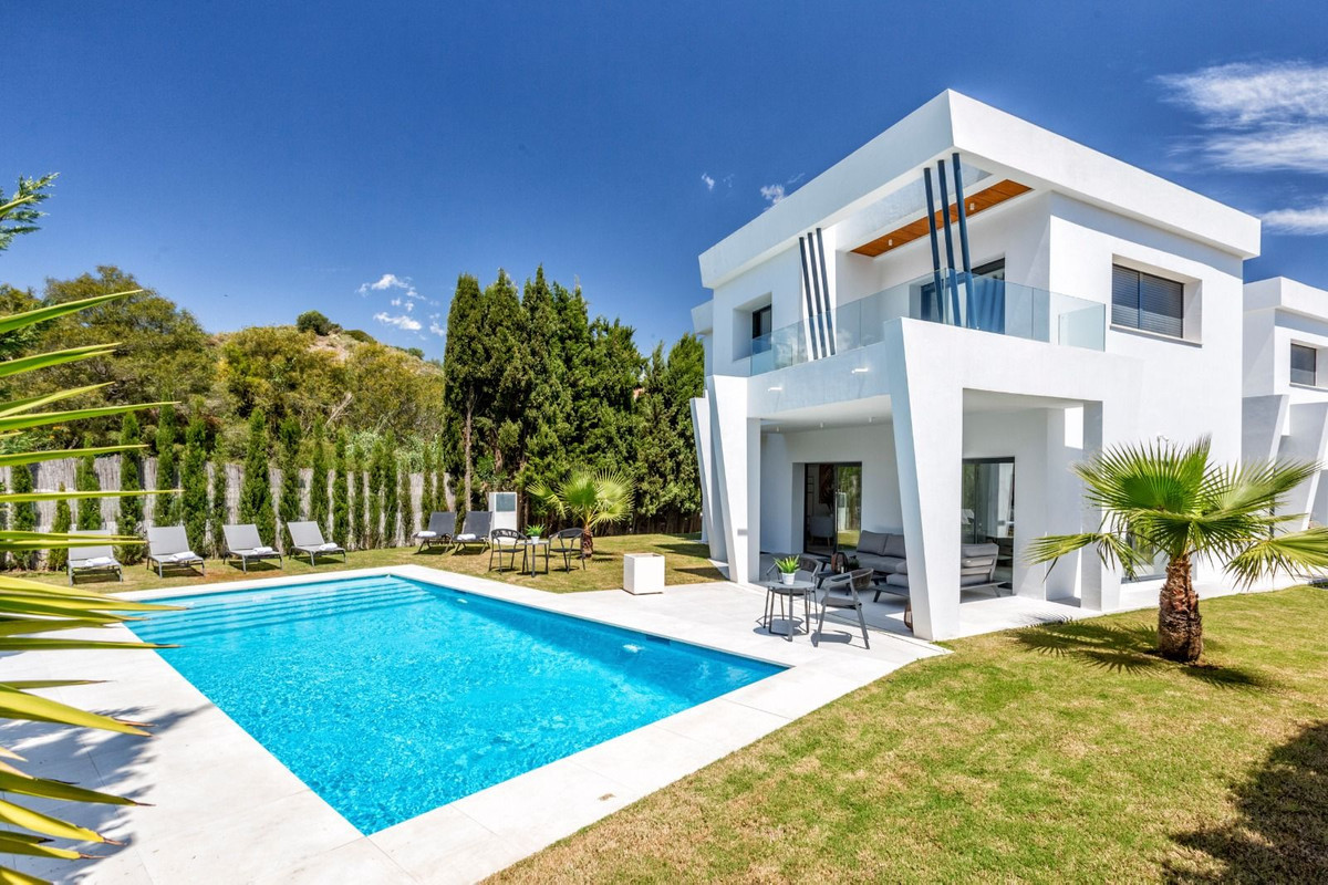 Image 0: Detached Villa For sale, Mijas Costa, €1,700,000 [HFMs732126]