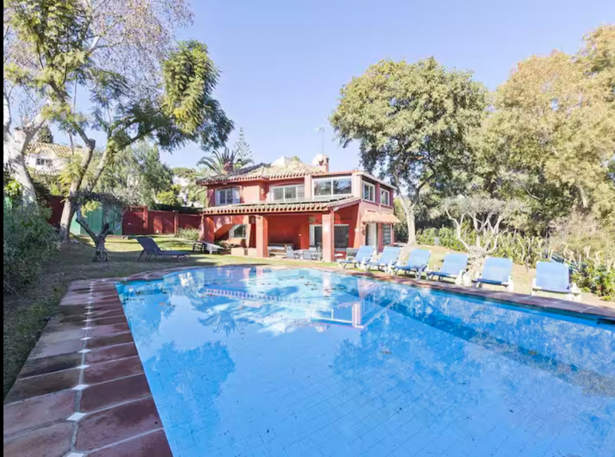 Image 27: Detached Villa For sale, Marbella, €1,200,000 [HFMs731036]