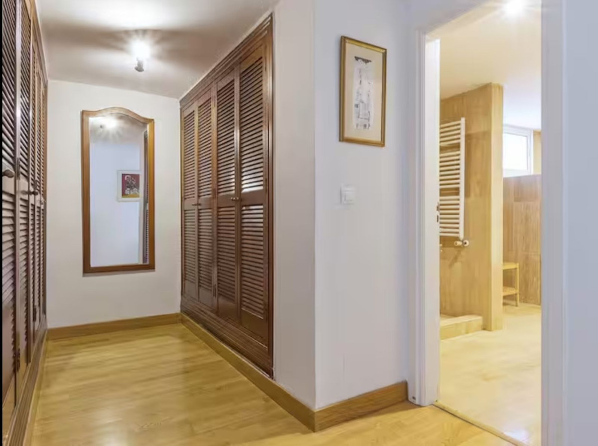 Image 20: Detached Villa For sale, Marbella, €1,200,000 [HFMs731036]