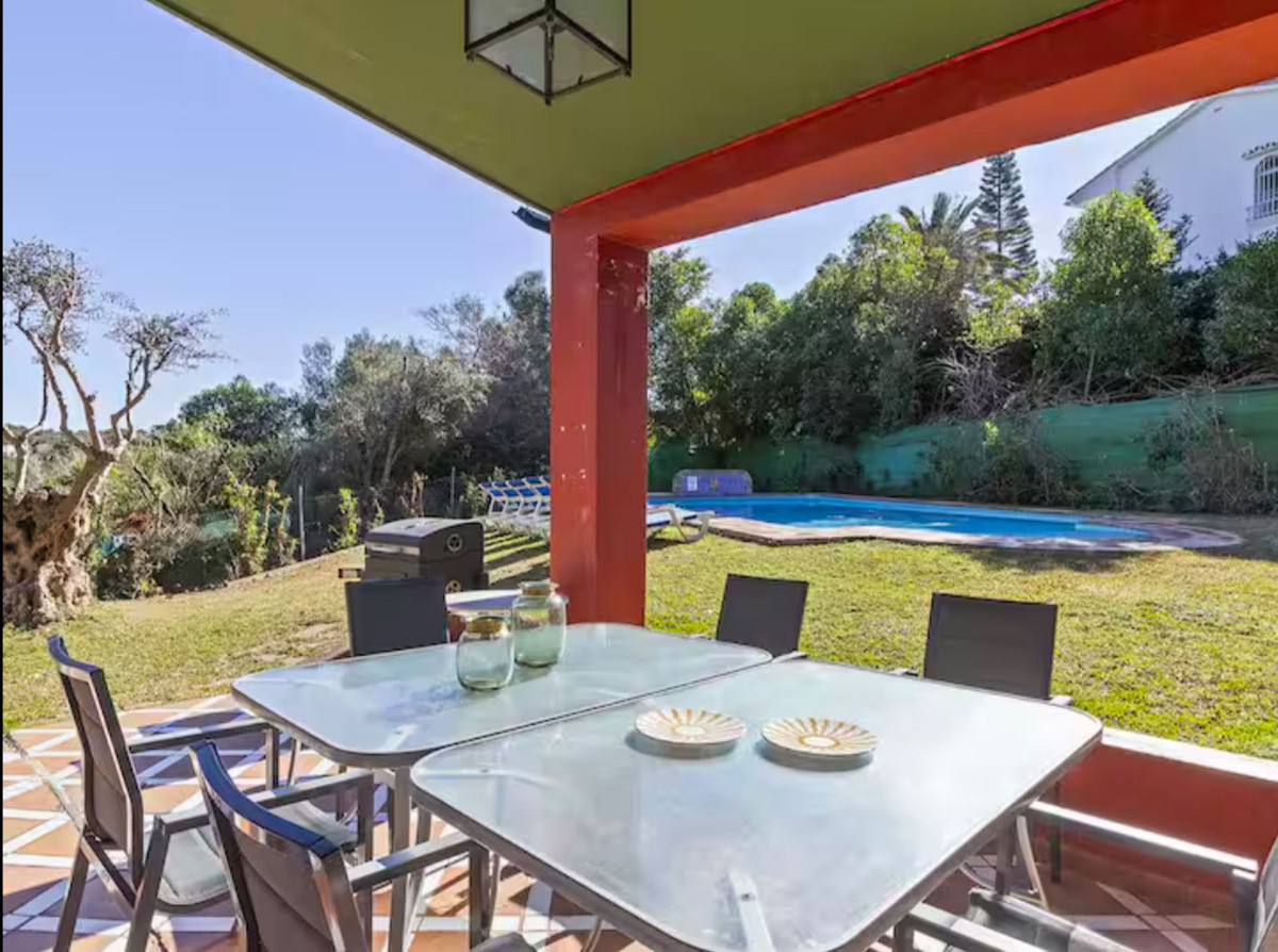 Image 2: Detached Villa For sale, Marbella, €1,200,000 [HFMs731036]