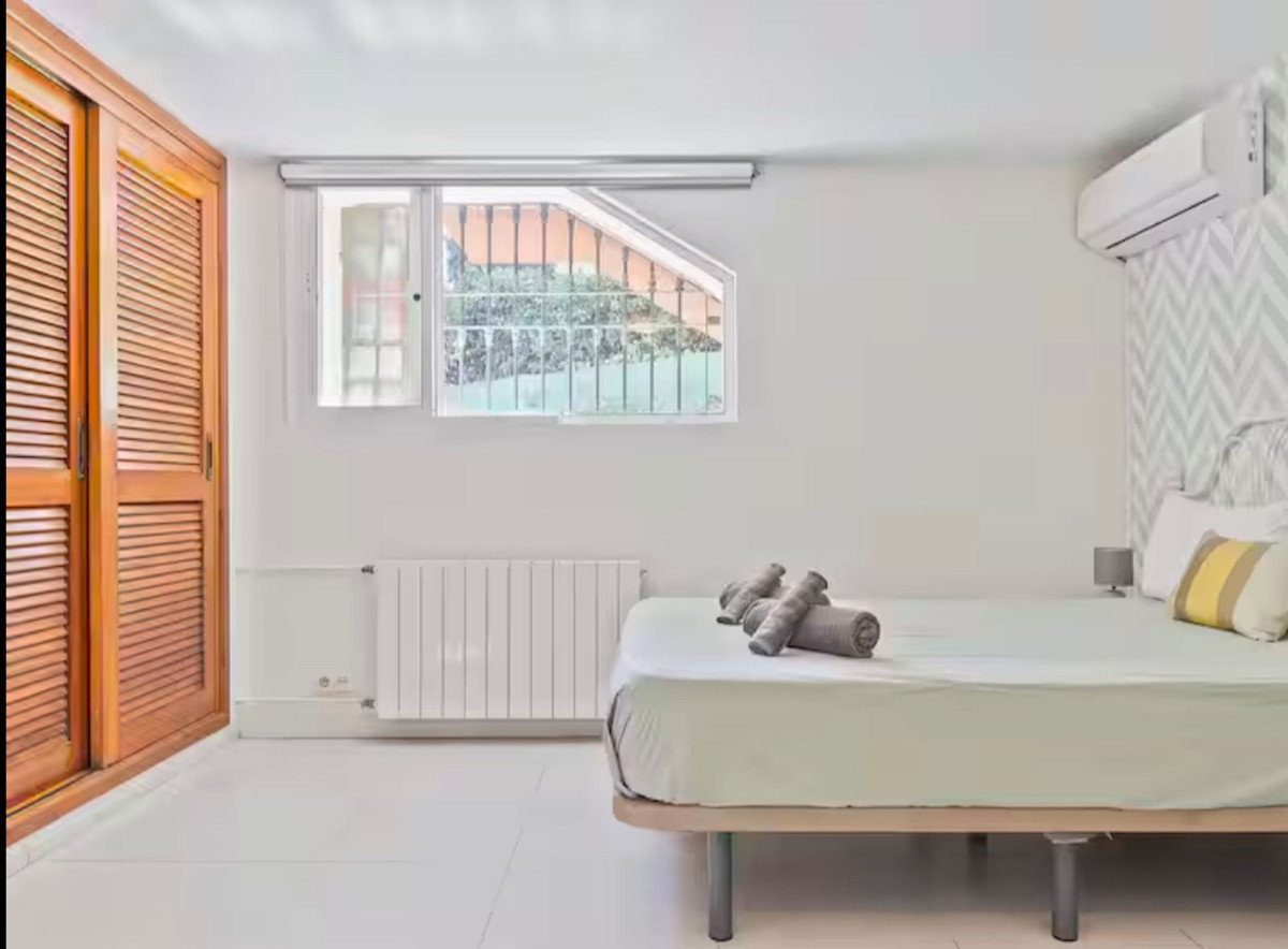 Image 26: Detached Villa For sale, Marbella, €1,200,000 [HFMs731036]