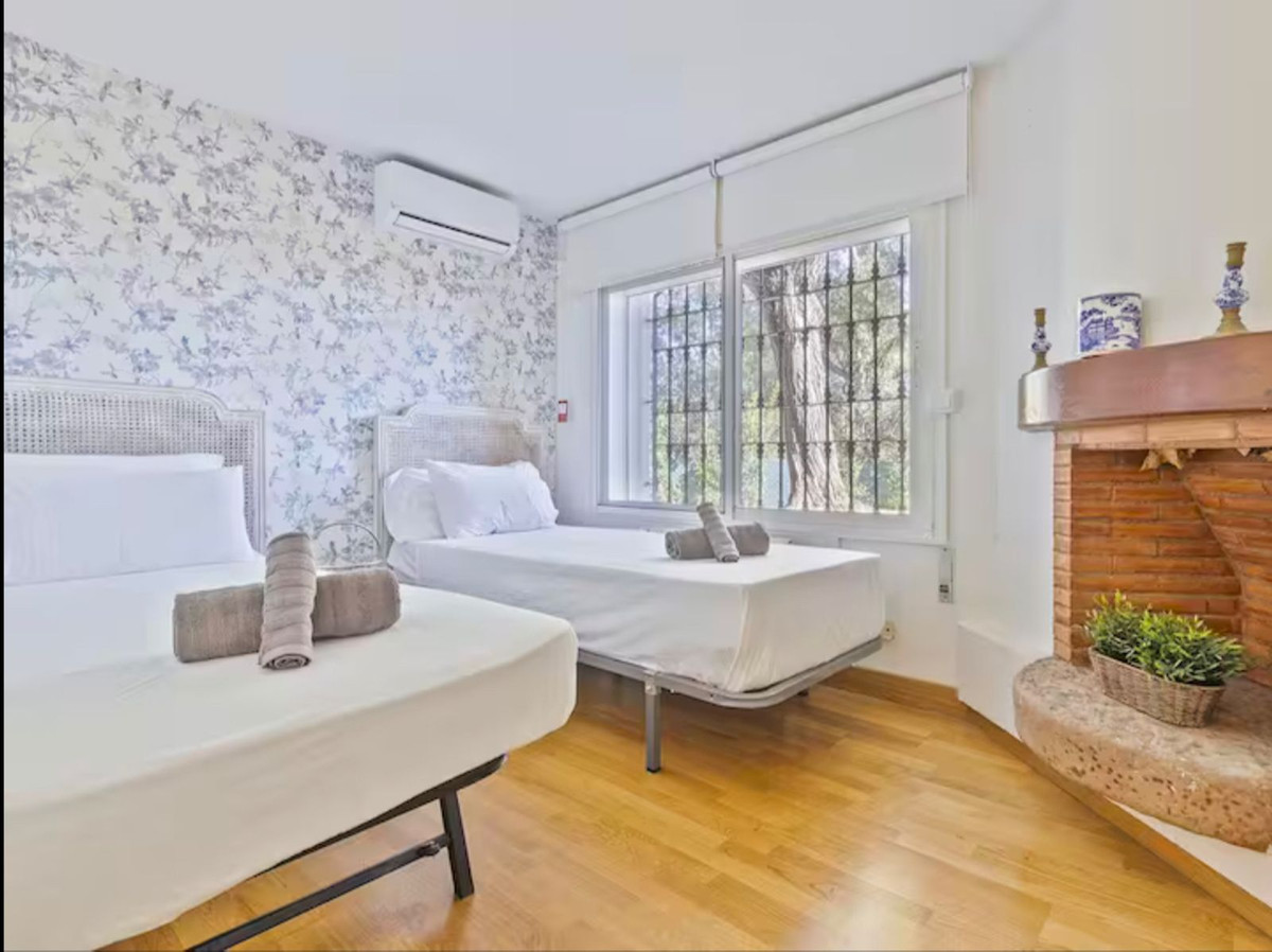 Image 25: Detached Villa For sale, Marbella, €1,200,000 [HFMs731036]