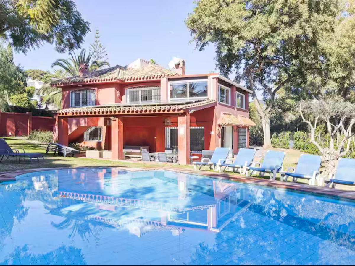 Image 28: Detached Villa For sale, Marbella, €1,200,000 [HFMs731036]