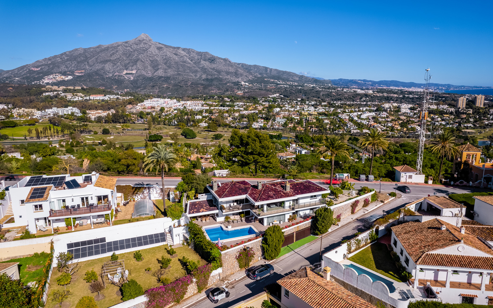 Image 33: Detached Villa For sale, Nueva Andalucía, €2,195,000 [HFMs731366]