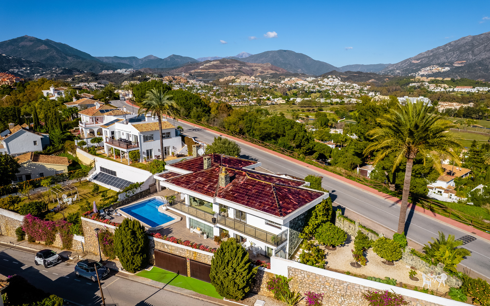 Image 34: Detached Villa For sale, Nueva Andalucía, €2,195,000 [HFMs731366]