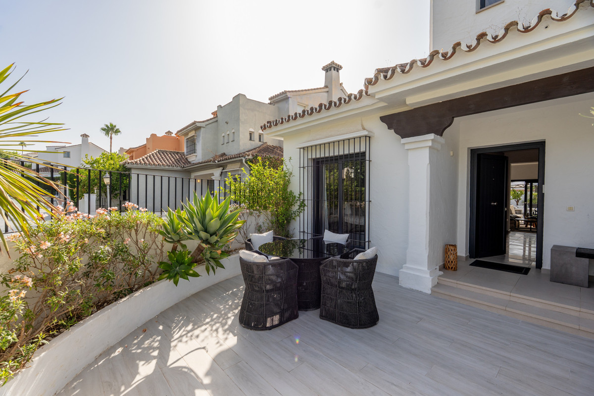 Image 37: Villa - Chalet For sale, Nueva Andalucía, €3,350,000 [HFMs731431]