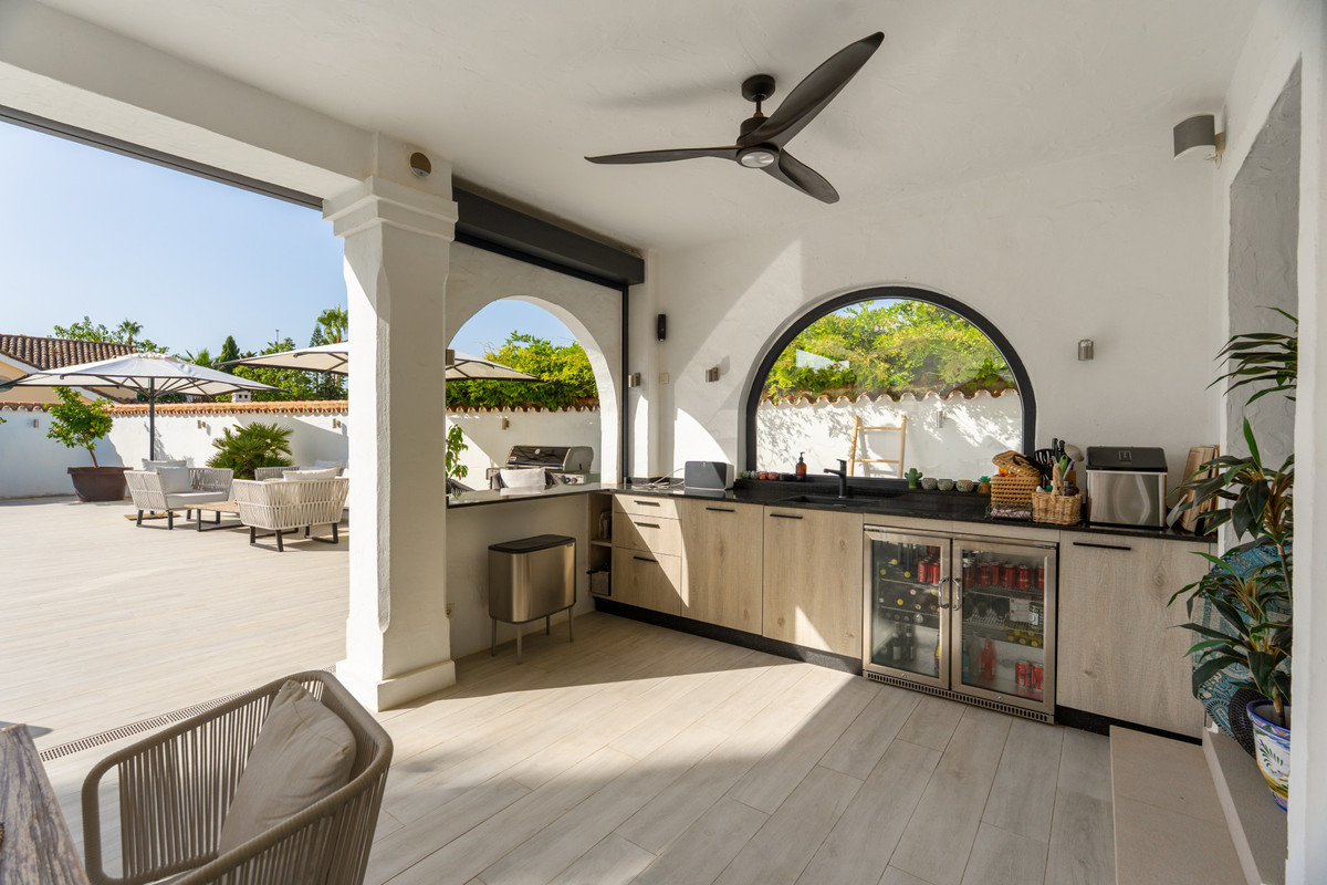 Image 5: Villa - Chalet For sale, Nueva Andalucía, €3,350,000 [HFMs731431]