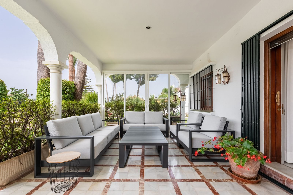Image 14: Detached Villa For sale, San Pedro de Alcántara, €2,495,000 [HFMs727392]
